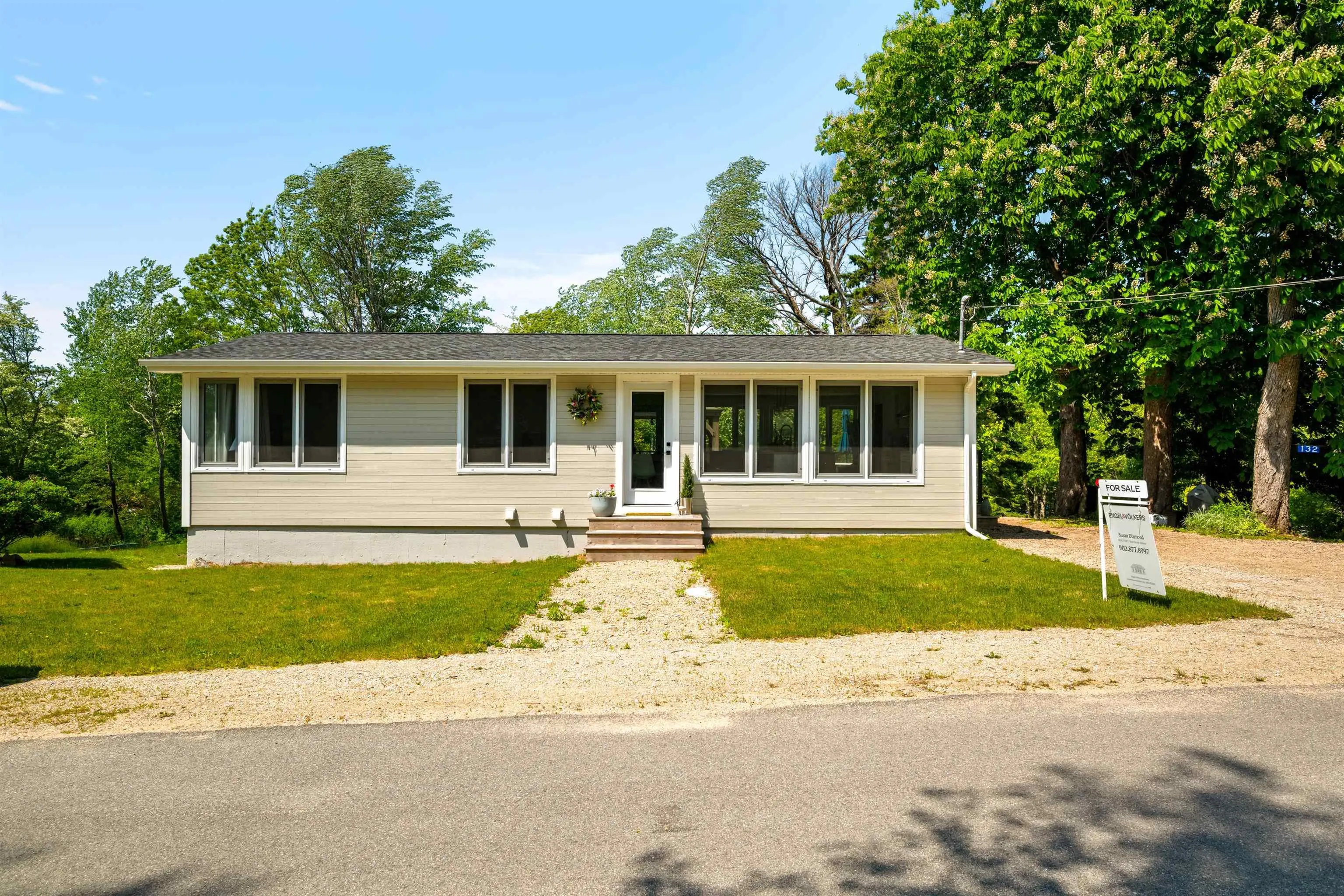 132 Regent Street, Chester, NS B0J 1J0, 4 Bedrooms Bedrooms, ,2 BathroomsBathrooms,Residential,For Sale,Regent,202509205