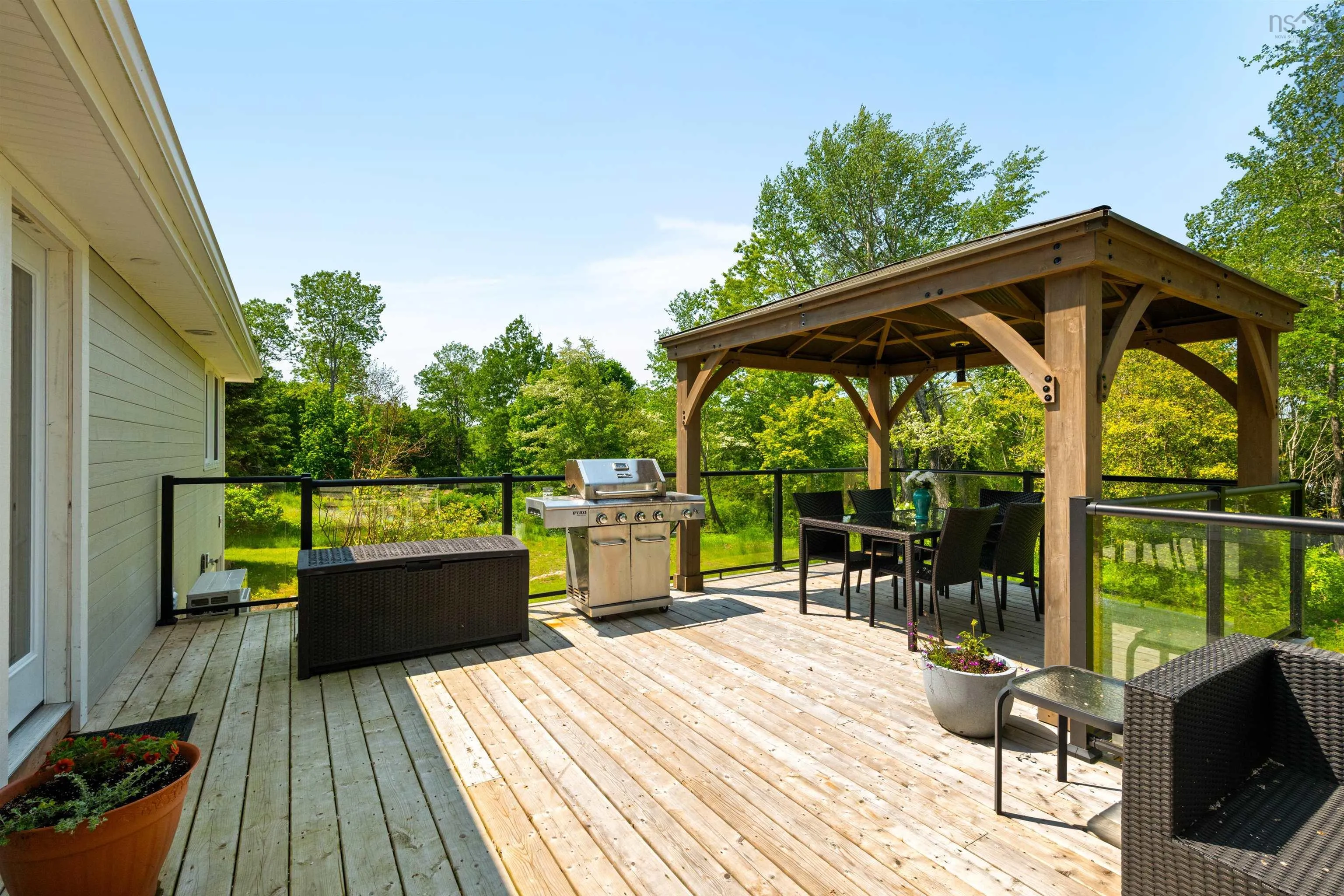132 Regent Street, Chester, NS B0J 1J0, 4 Bedrooms Bedrooms, ,2 BathroomsBathrooms,Residential,For Sale,Regent,202509205