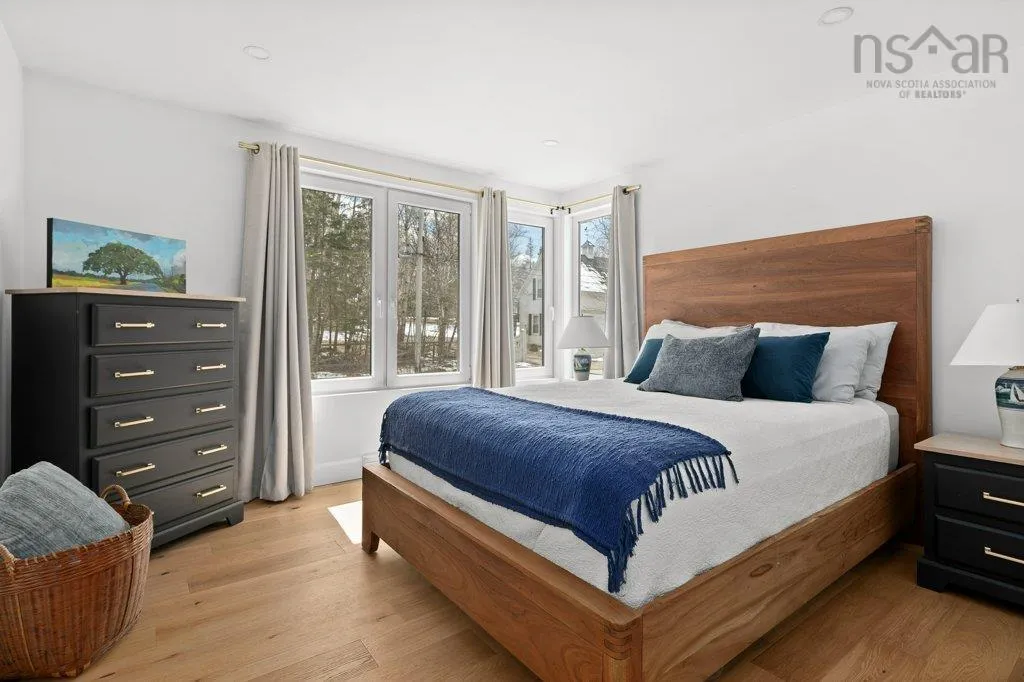132 Regent Street, Chester, NS B0J 1J0, 4 Bedrooms Bedrooms, ,2 BathroomsBathrooms,Residential,For Sale,Regent,202509205
