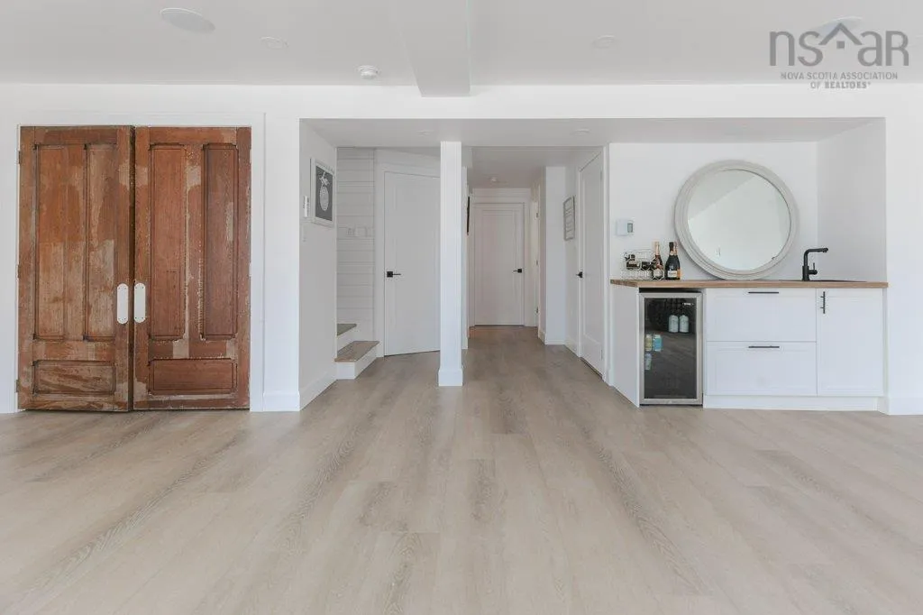 132 Regent Street, Chester, NS B0J 1J0, 4 Bedrooms Bedrooms, ,2 BathroomsBathrooms,Residential,For Sale,Regent,202509205
