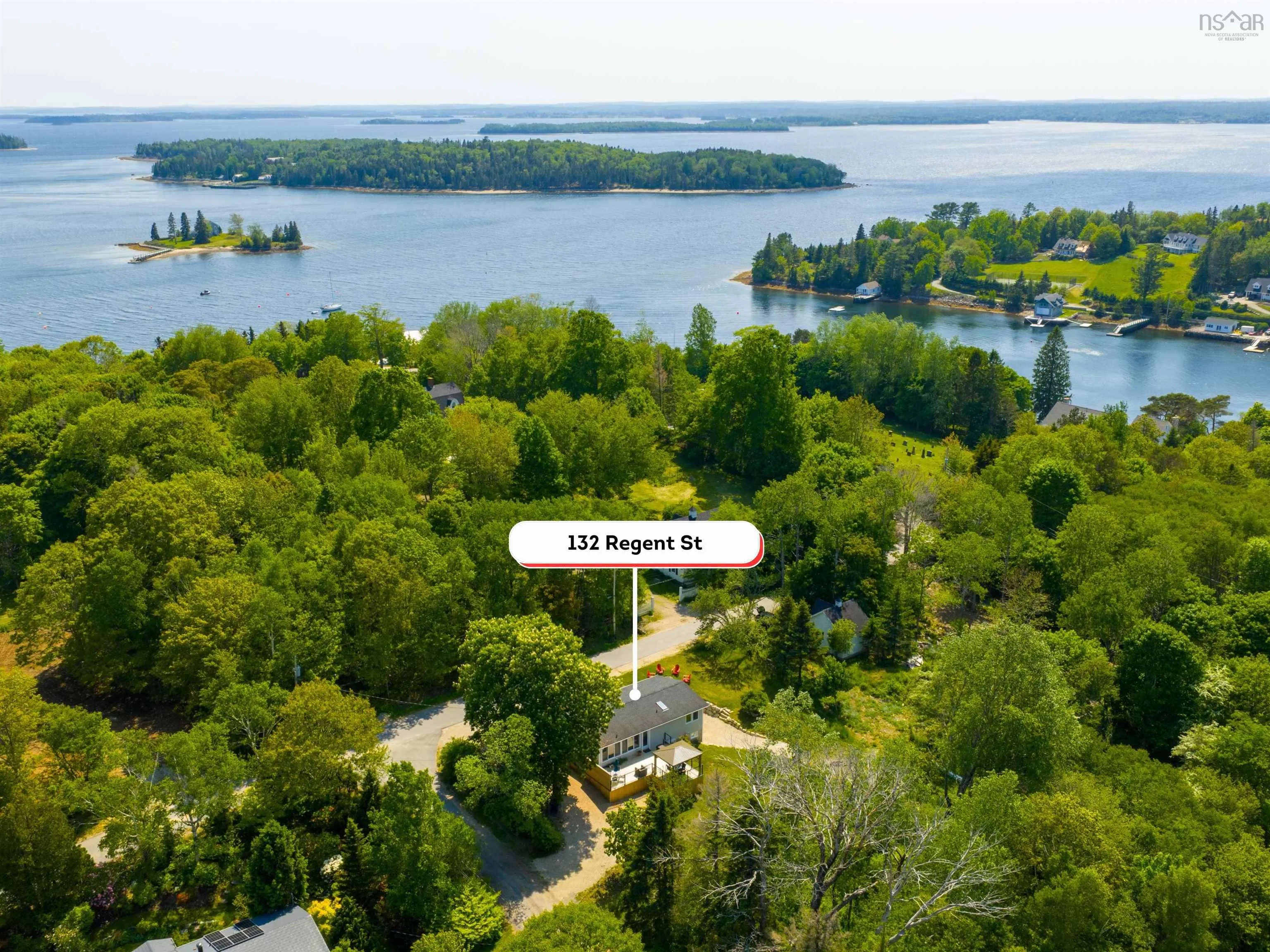 132 Regent Street, Chester, NS B0J 1J0, 4 Bedrooms Bedrooms, ,2 BathroomsBathrooms,Residential,For Sale,Regent,202509205