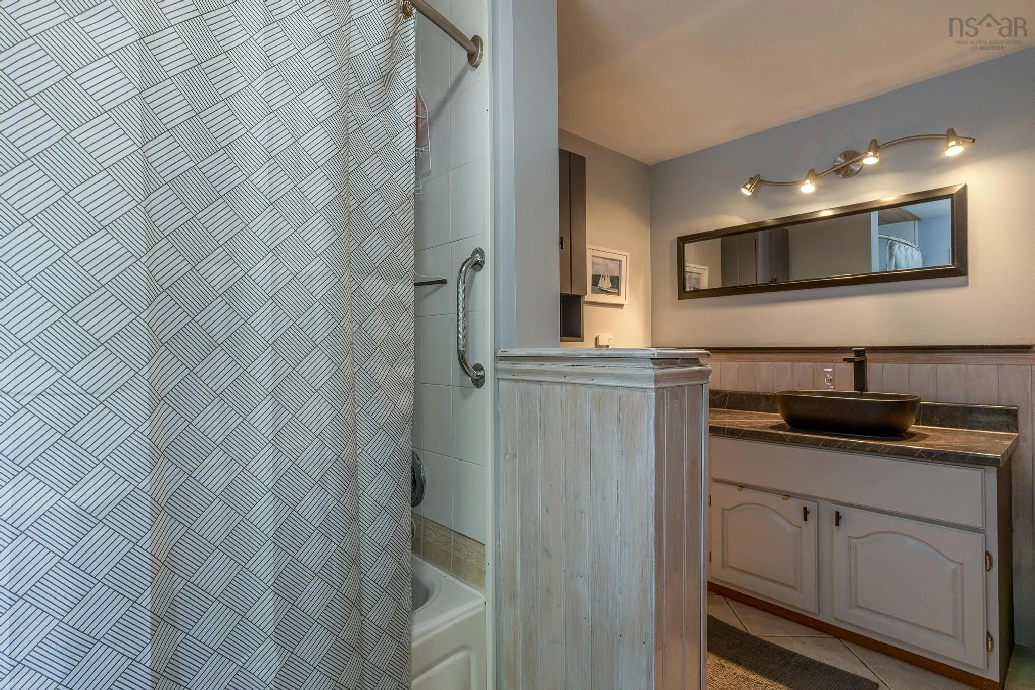 183 Lakewood Drive, Shortts Lake, NS B2N 1C0, 3 Bedrooms Bedrooms, ,2 BathroomsBathrooms,Residential,For Sale,Lakewood,202516914