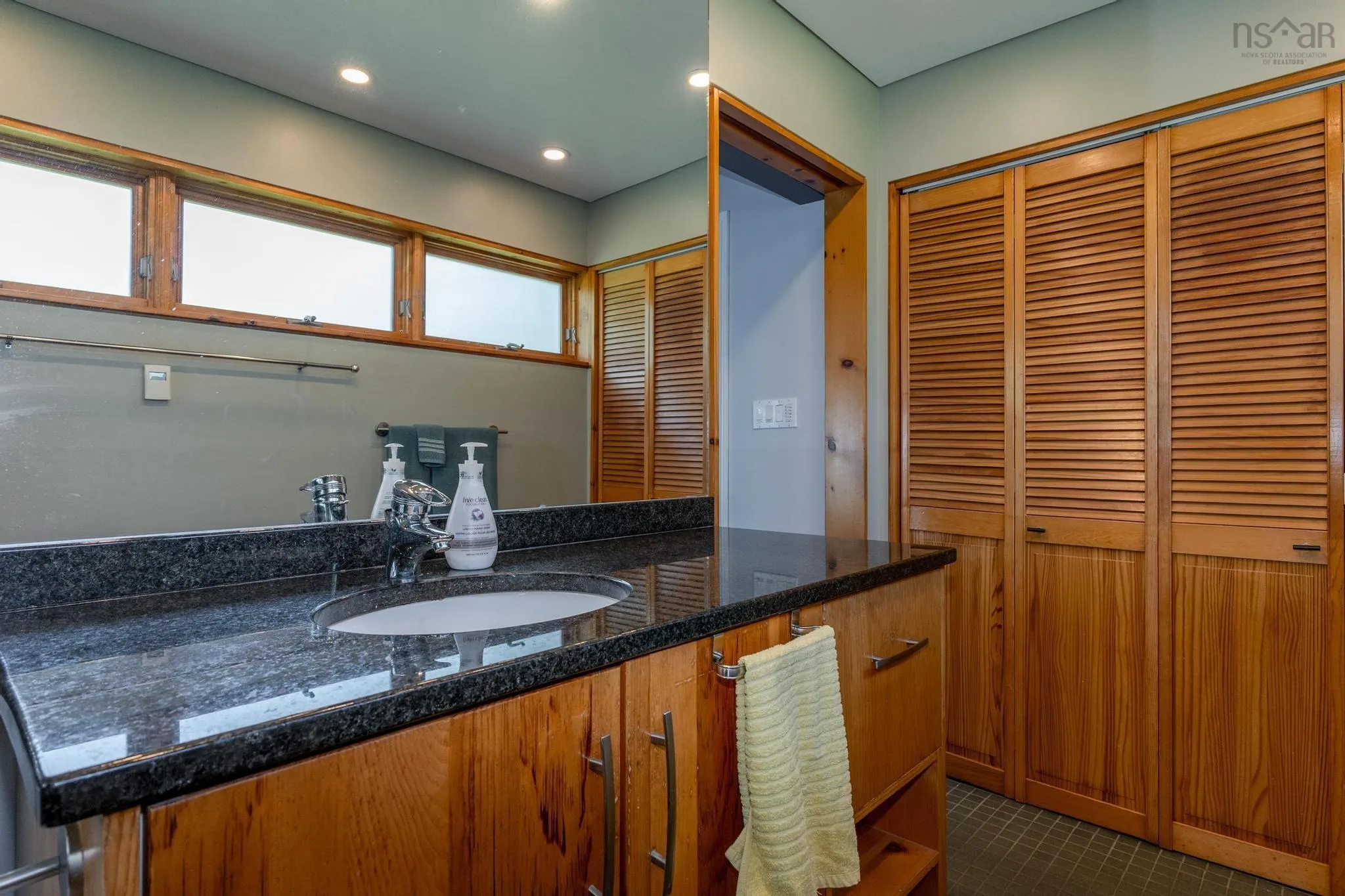 183 Lakewood Drive, Shortts Lake, NS B2N 1C0, 3 Bedrooms Bedrooms, ,2 BathroomsBathrooms,Residential,For Sale,Lakewood,202516914