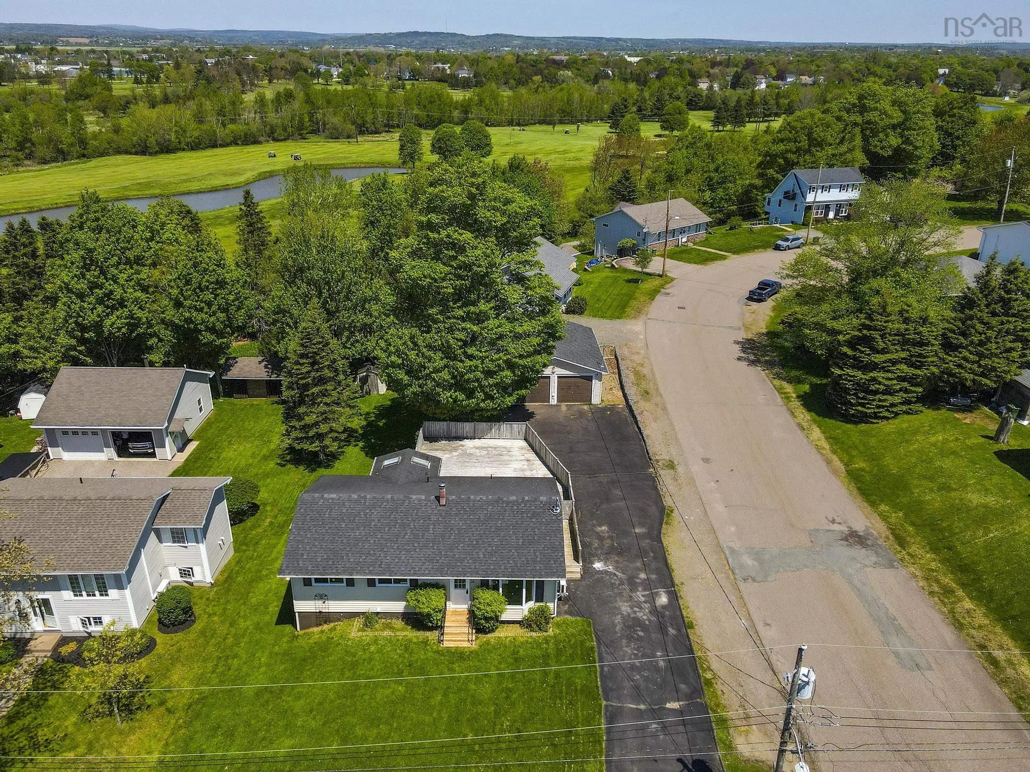 35 Lockhart Avenue, Truro, NS B2N 5T6, 3 Bedrooms Bedrooms, ,2 BathroomsBathrooms,Residential,For Sale,Lockhart,202512780