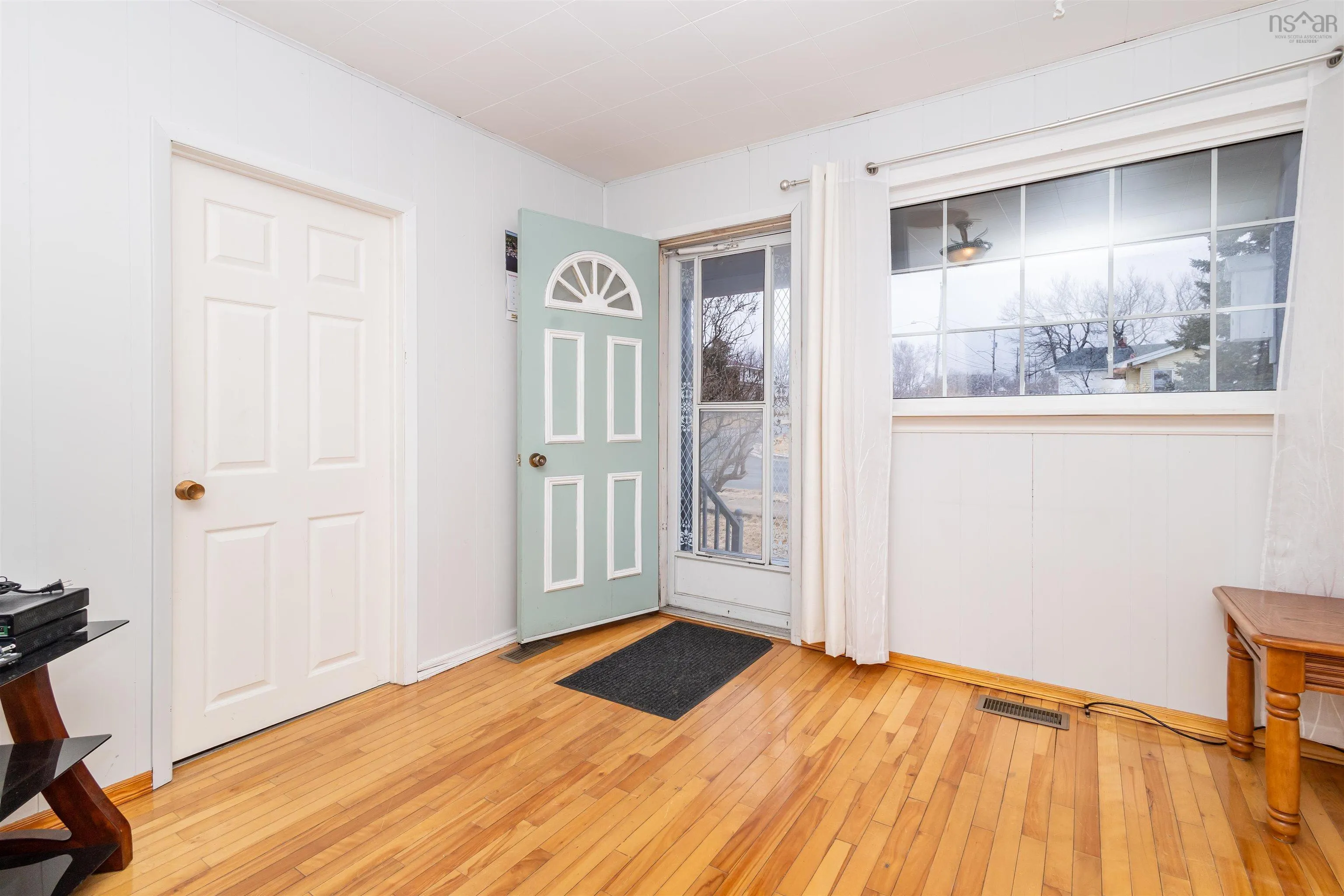 3461 Macleod Avenue, New Waterford Ns B1h 1k5, 2 Bedrooms Bedrooms, ,1 BathroomBathrooms,Residential,For Sale,Macleod,202505118