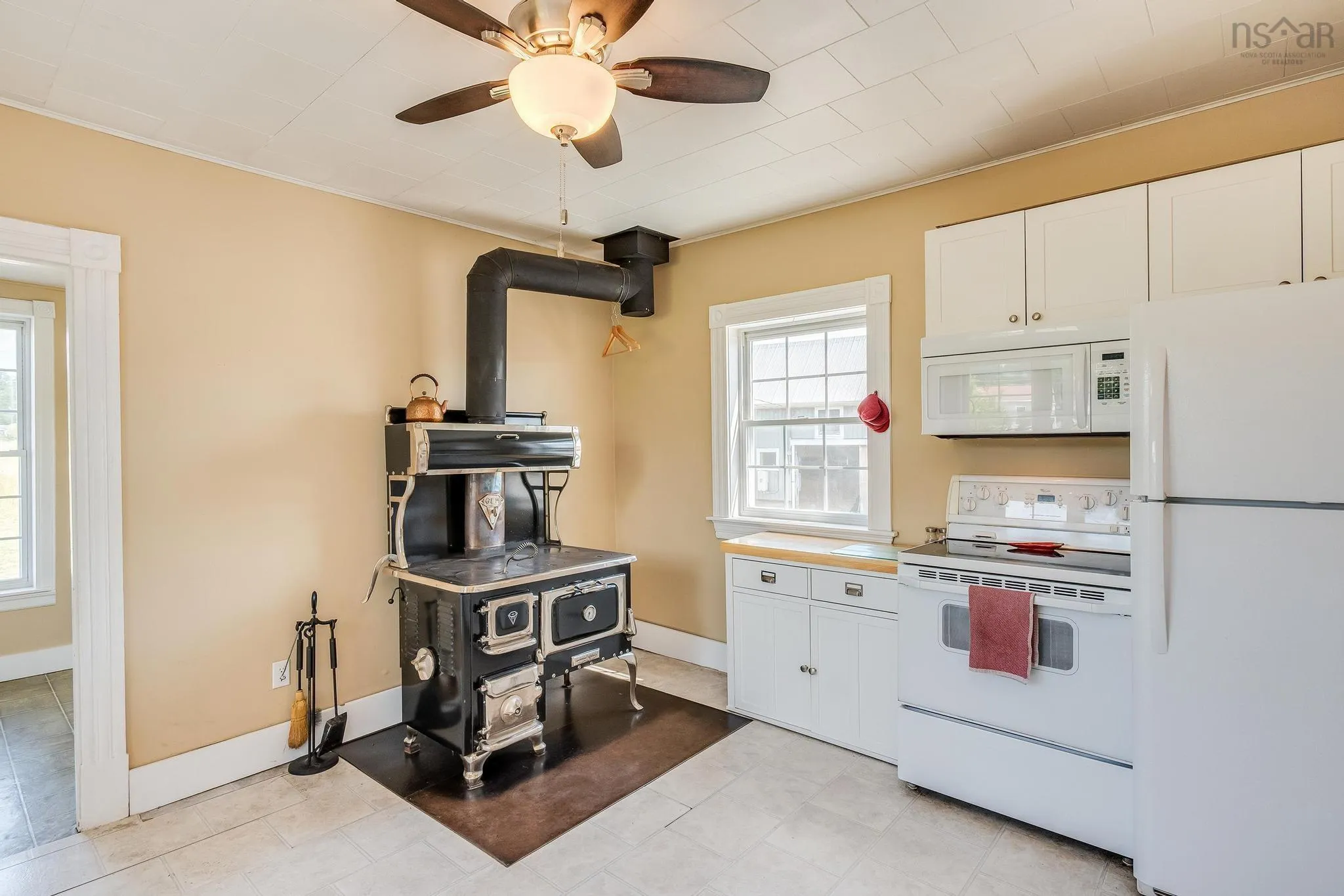 710 Main Street, Lawrencetown, NS B0S 1M0, 3 Bedrooms Bedrooms, ,2 BathroomsBathrooms,Farm,For Sale,Main Street,202518871