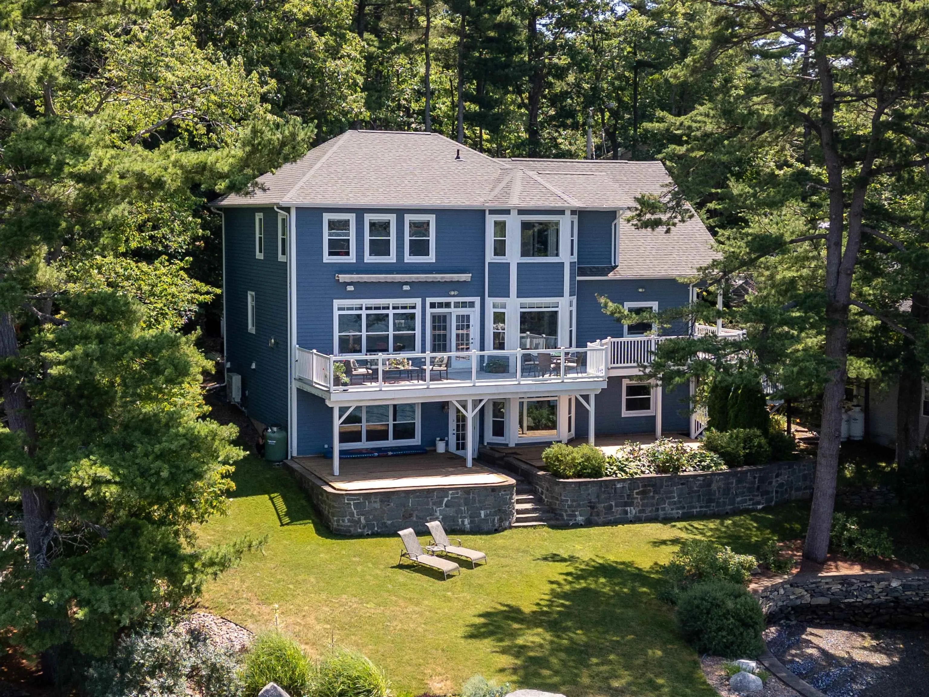 981 Shore Drive, Bedford Ns B4a 2e6, 4 Bedrooms Bedrooms, ,4 BathroomsBathrooms,Residential,For Sale,Shore,202417715