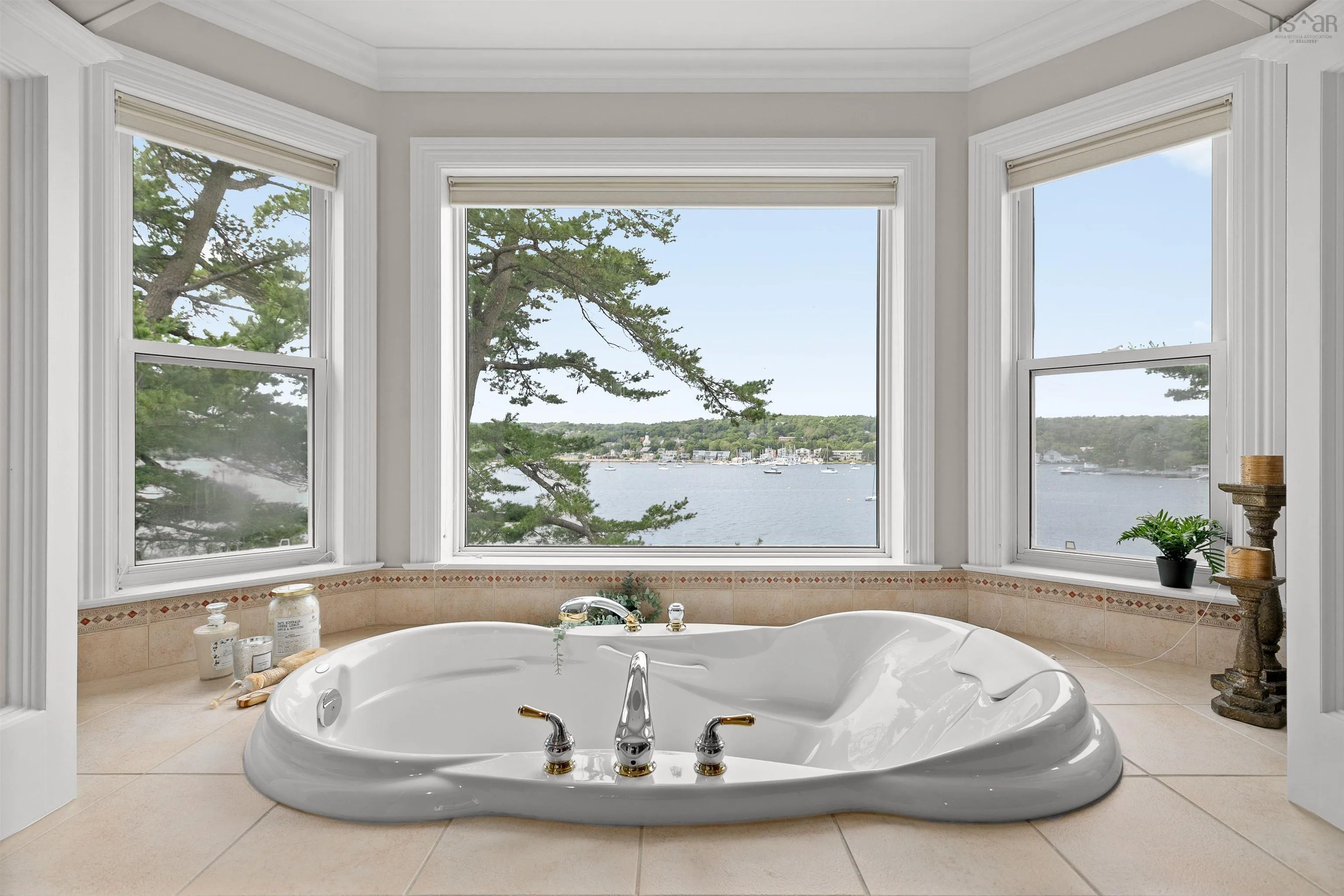 981 Shore Drive, Bedford Ns B4a 2e6, 4 Bedrooms Bedrooms, ,4 BathroomsBathrooms,Residential,For Sale,Shore,202417715