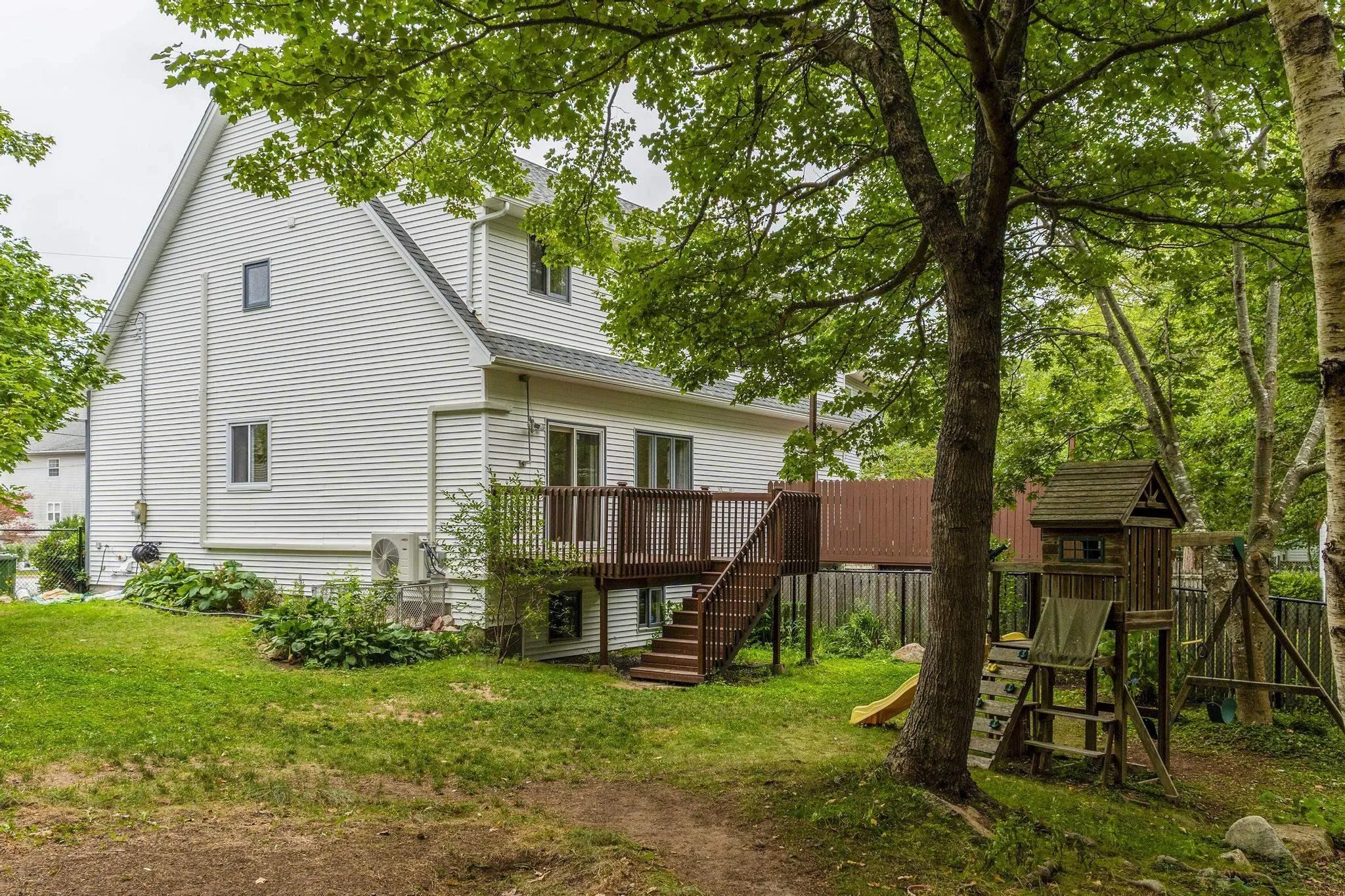 32 Oakvale Court, Timberlea, NS B3T 1K7, 4 Bedrooms Bedrooms, ,2 BathroomsBathrooms,Residential,For Sale,Oakvale,202521850