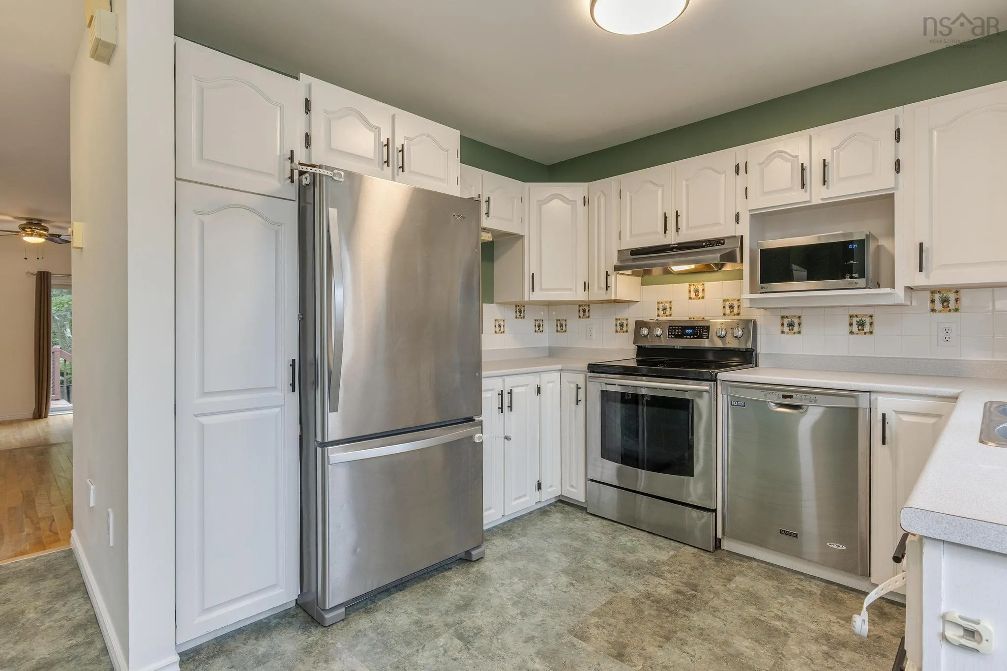 32 Oakvale Court, Timberlea, NS B3T 1K7, 4 Bedrooms Bedrooms, ,2 BathroomsBathrooms,Residential,For Sale,Oakvale,202521850