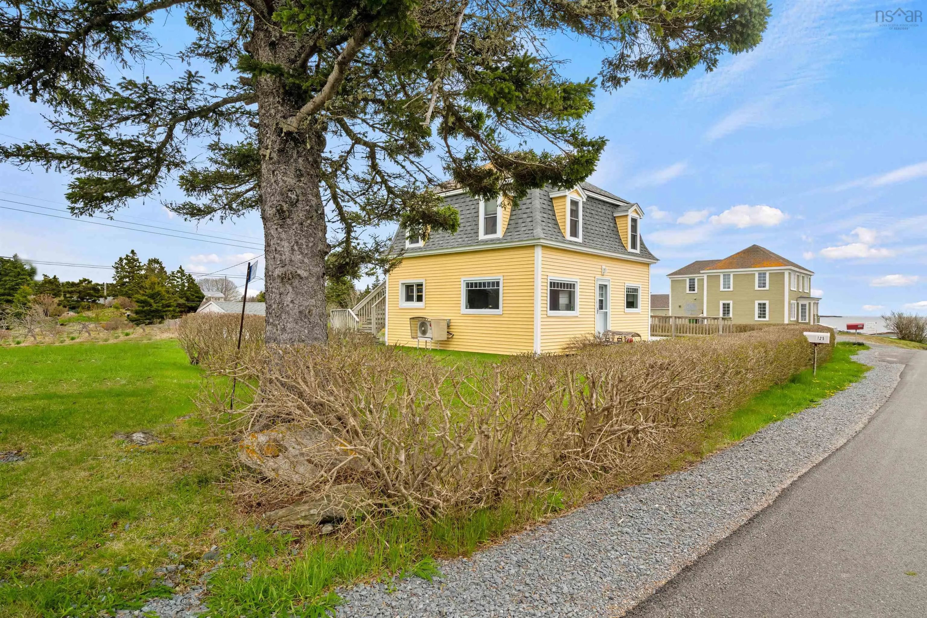 125 The Point Road, Blue Rocks, NS B0J 2C0, 2 Bedrooms Bedrooms, ,3 BathroomsBathrooms,Residential,For Sale,The Point,202521988