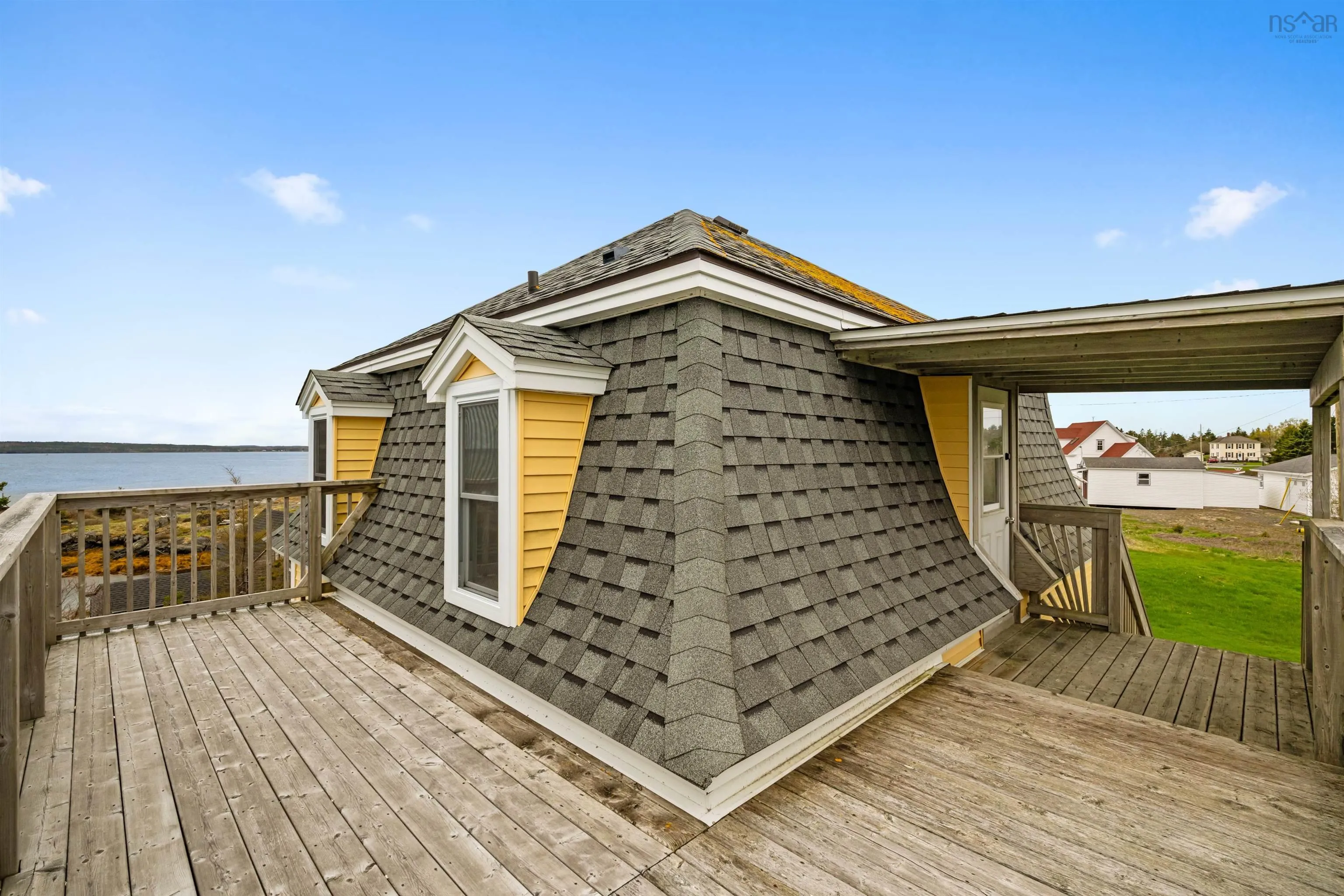 125 The Point Road, Blue Rocks, NS B0J 2C0, 2 Bedrooms Bedrooms, ,3 BathroomsBathrooms,Residential,For Sale,The Point,202521988