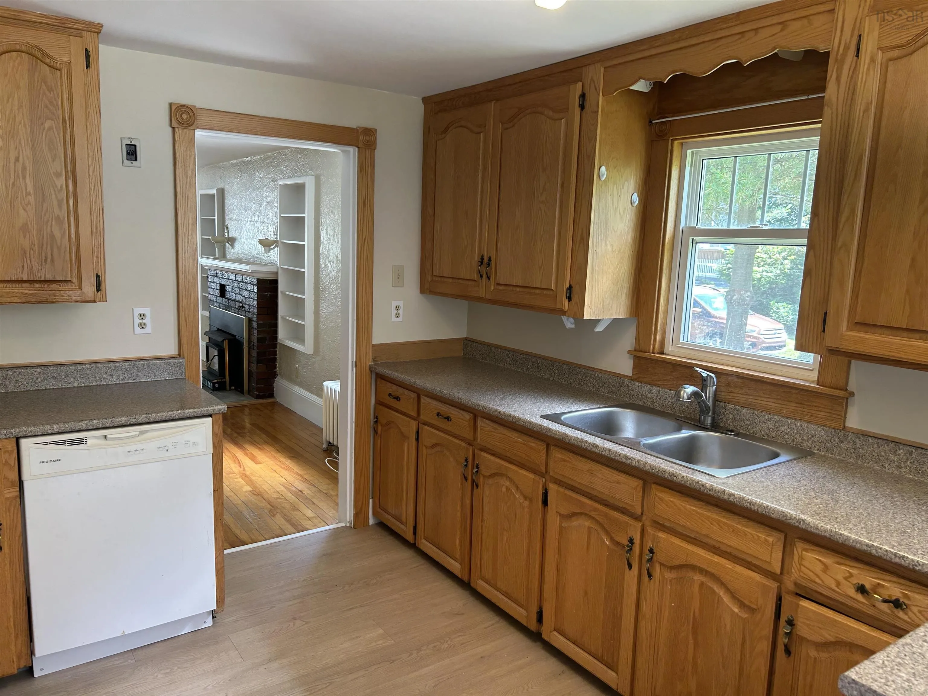 25 Cumberland Street, Yarmouth, NS B5A 1C9, 4 Bedrooms Bedrooms, ,2 BathroomsBathrooms,Residential,For Sale,Cumberland,202513617