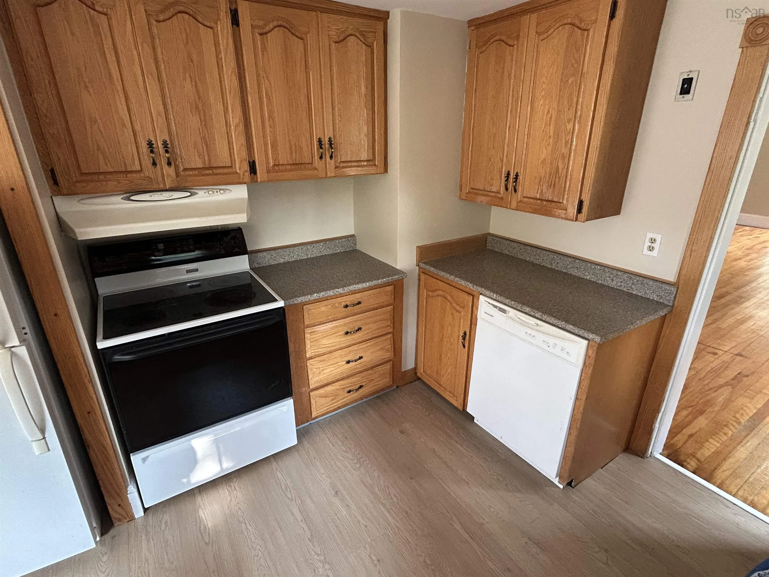 25 Cumberland Street, Yarmouth, NS B5A 1C9, 4 Bedrooms Bedrooms, ,2 BathroomsBathrooms,Residential,For Sale,Cumberland,202513617
