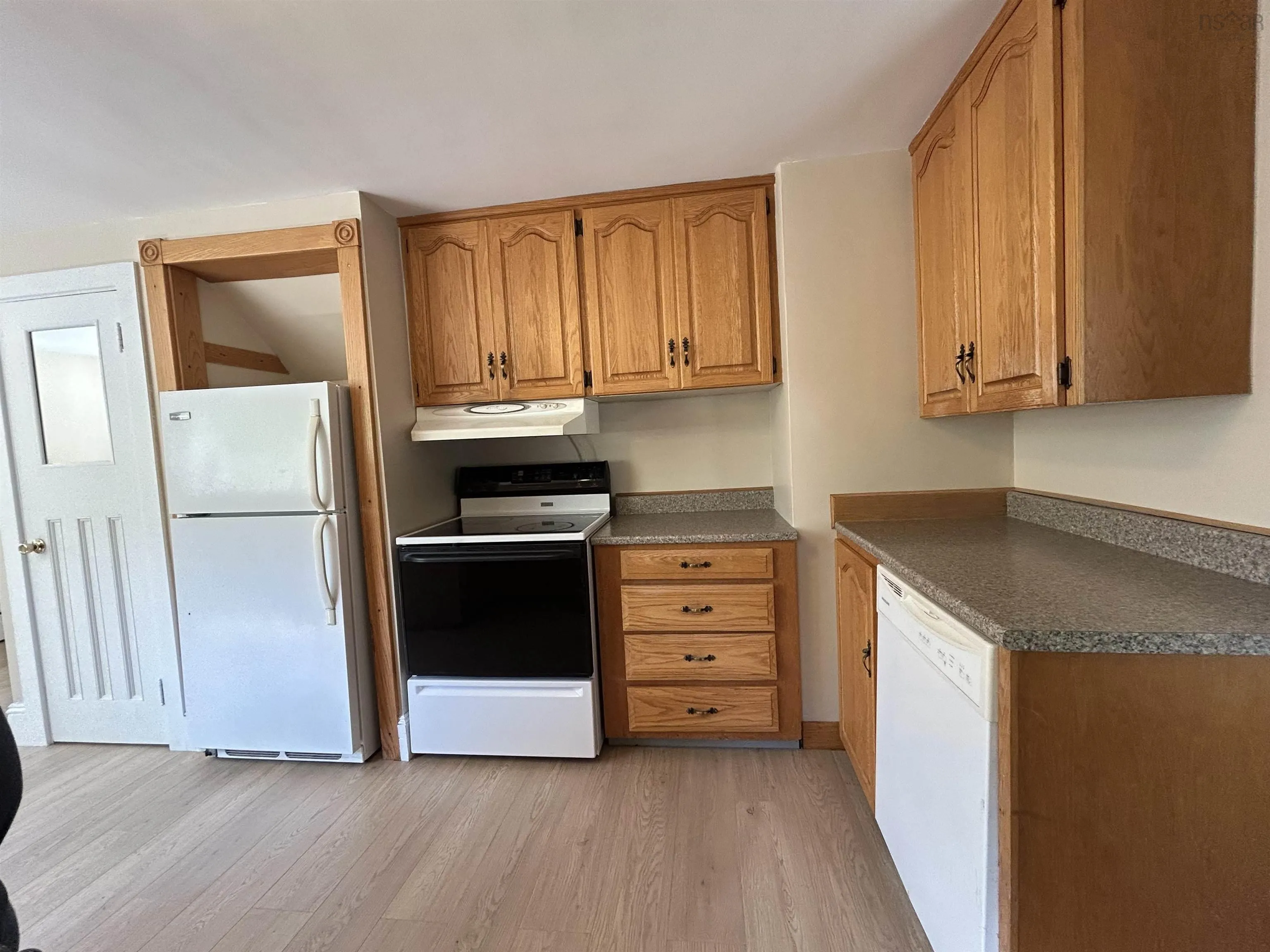 25 Cumberland Street, Yarmouth, NS B5A 1C9, 4 Bedrooms Bedrooms, ,2 BathroomsBathrooms,Residential,For Sale,Cumberland,202513617