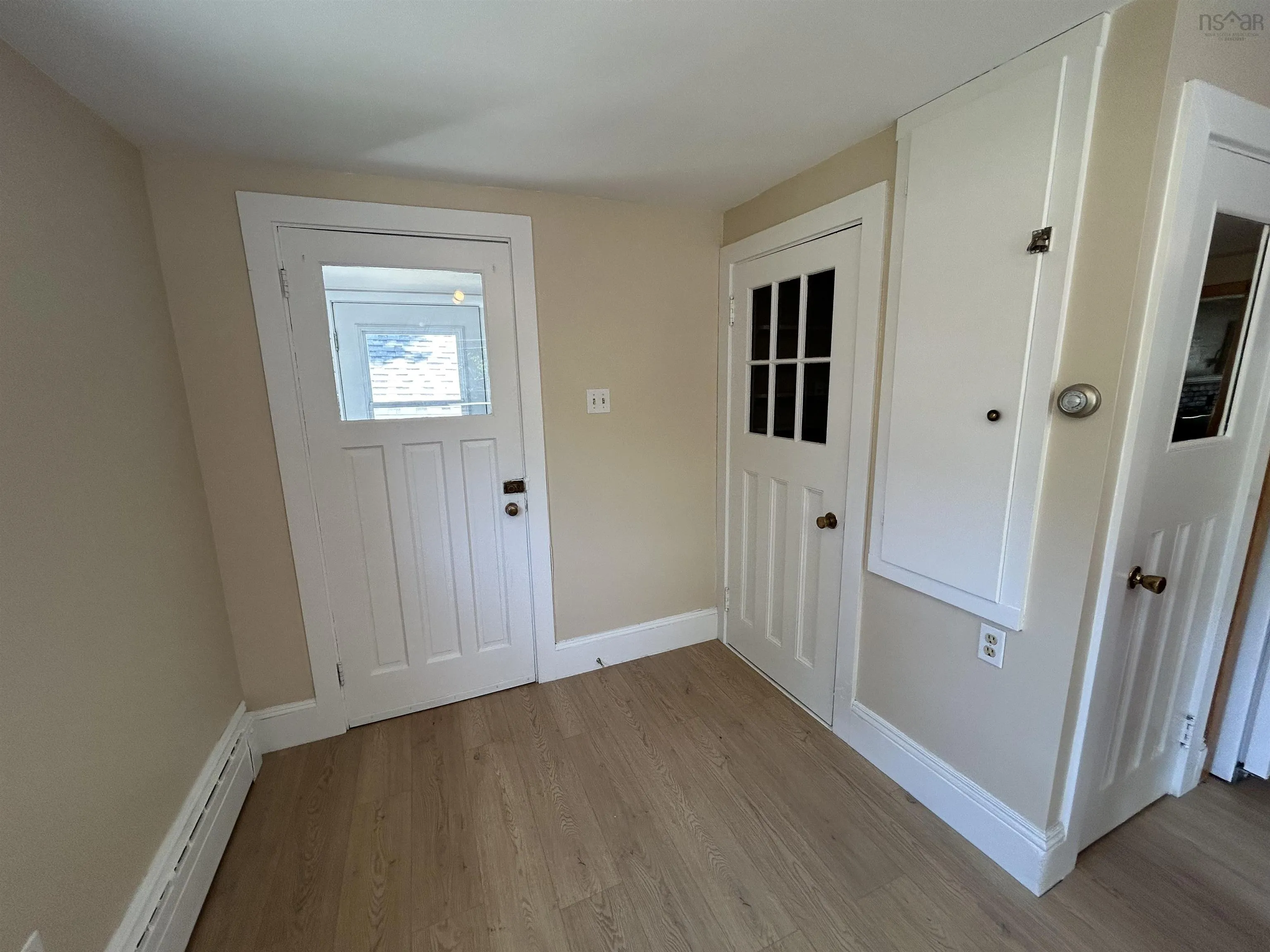 25 Cumberland Street, Yarmouth, NS B5A 1C9, 4 Bedrooms Bedrooms, ,2 BathroomsBathrooms,Residential,For Sale,Cumberland,202513617