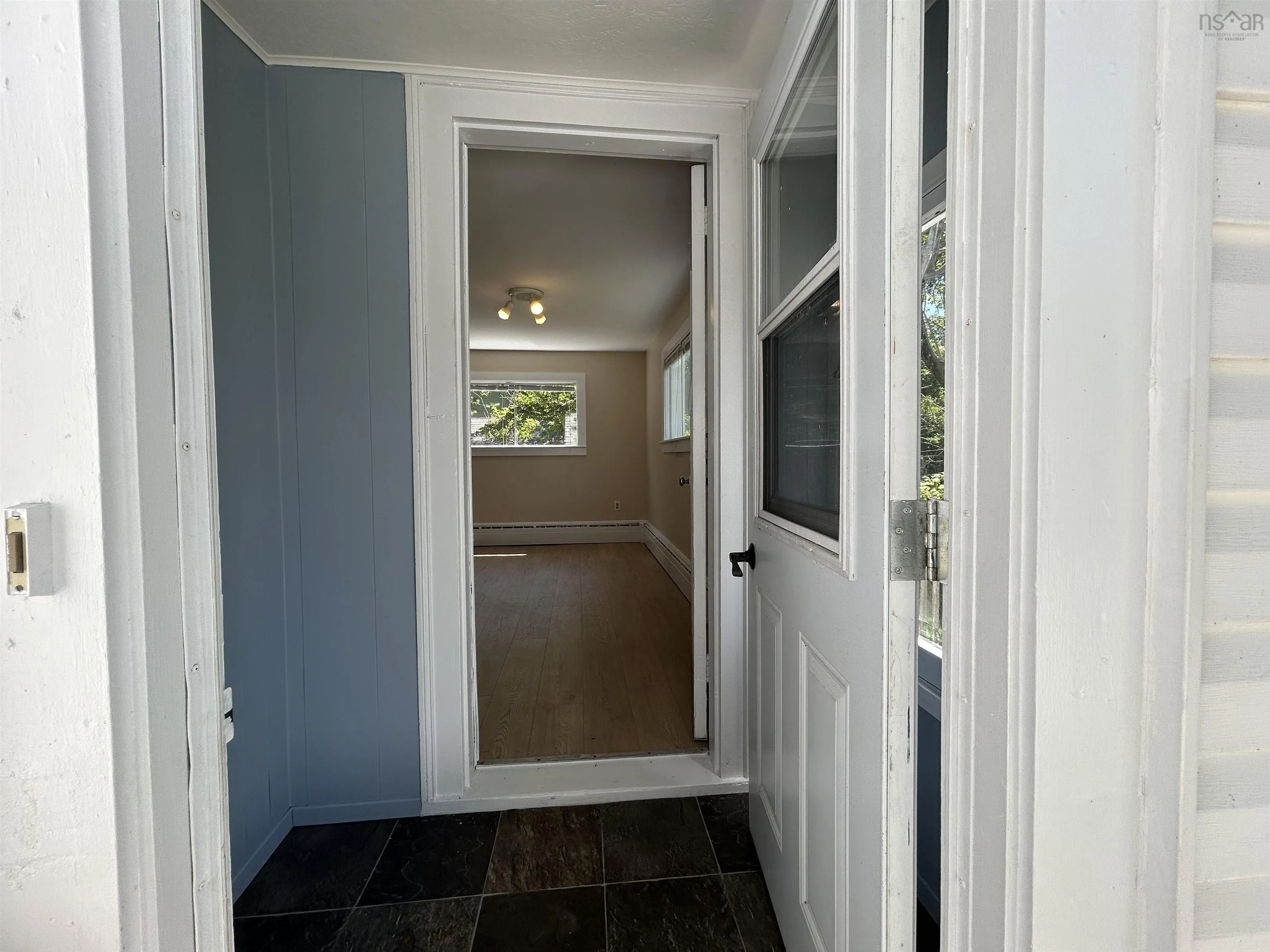 25 Cumberland Street, Yarmouth, NS B5A 1C9, 4 Bedrooms Bedrooms, ,2 BathroomsBathrooms,Residential,For Sale,Cumberland,202513617