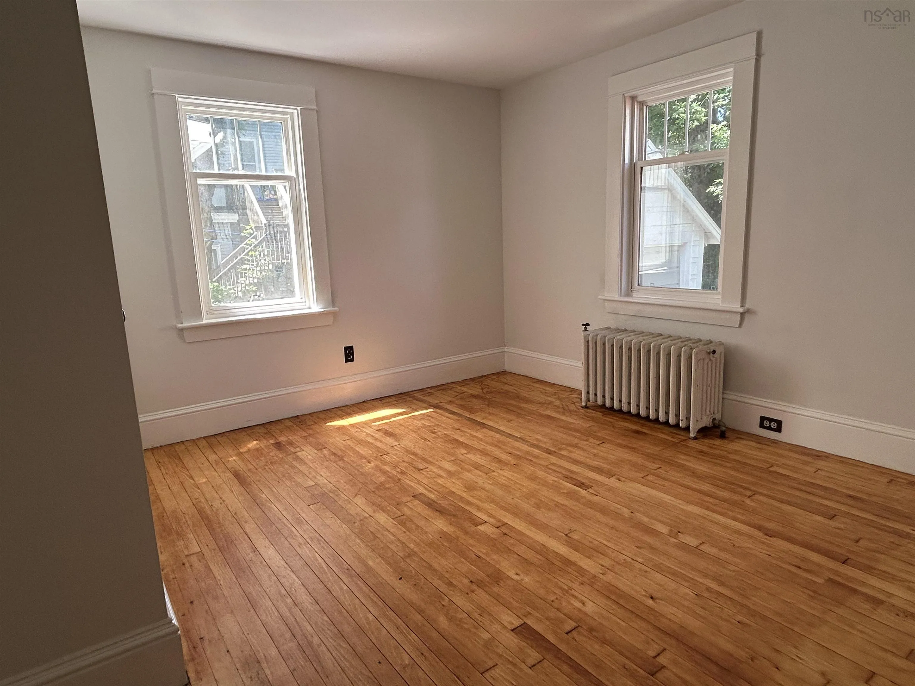 25 Cumberland Street, Yarmouth, NS B5A 1C9, 4 Bedrooms Bedrooms, ,2 BathroomsBathrooms,Residential,For Sale,Cumberland,202513617