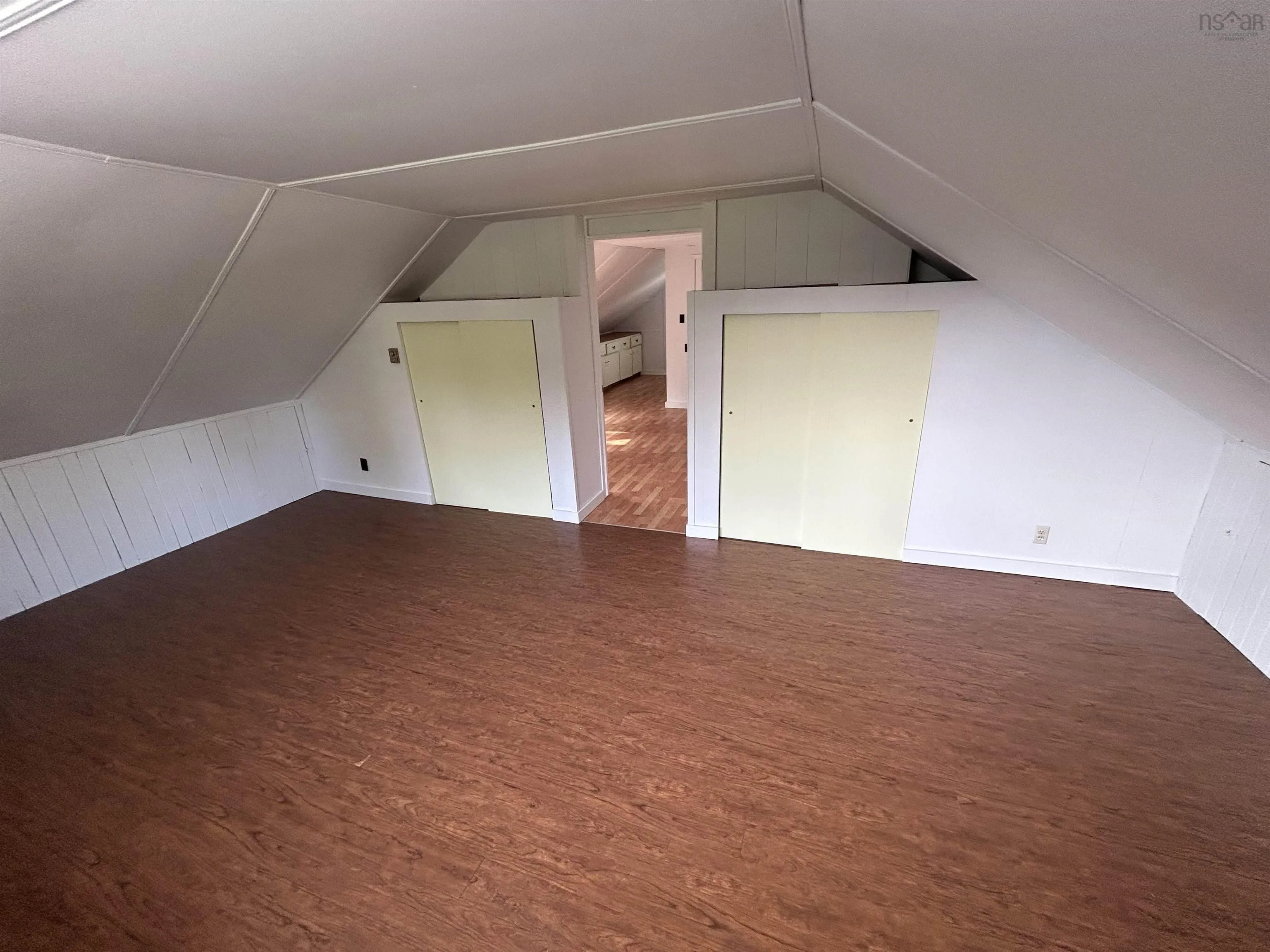 25 Cumberland Street, Yarmouth, NS B5A 1C9, 4 Bedrooms Bedrooms, ,2 BathroomsBathrooms,Residential,For Sale,Cumberland,202513617