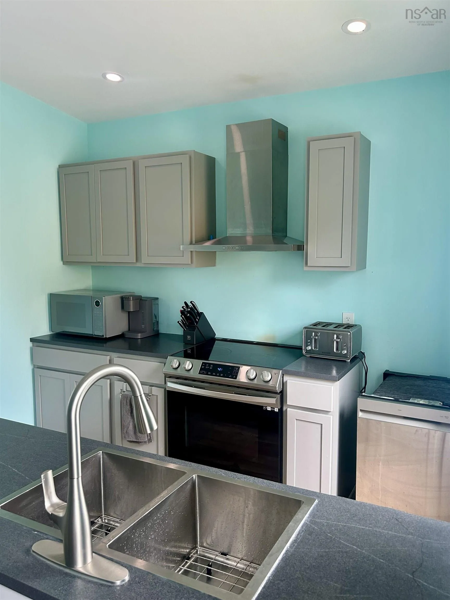 399 Macdonald Street, New Glasgow, NS B2H 2V7, 4 Bedrooms Bedrooms, ,2 BathroomsBathrooms,Residential,For Sale,Macdonald,202512999