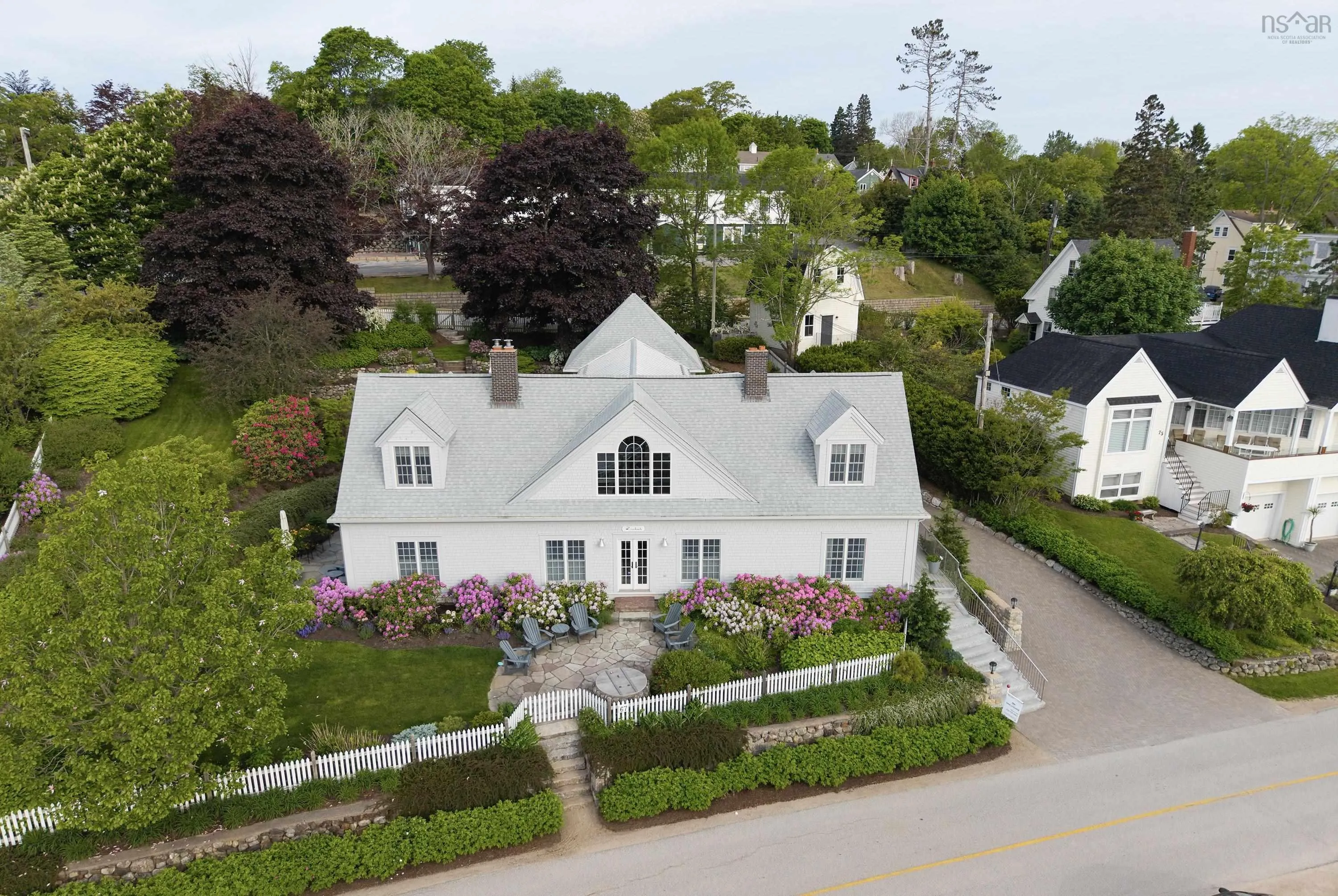 67 Water Street, Chester, NS B0J 1J0, 3 Bedrooms Bedrooms, ,4 BathroomsBathrooms,Residential,For Sale,Water,202513487