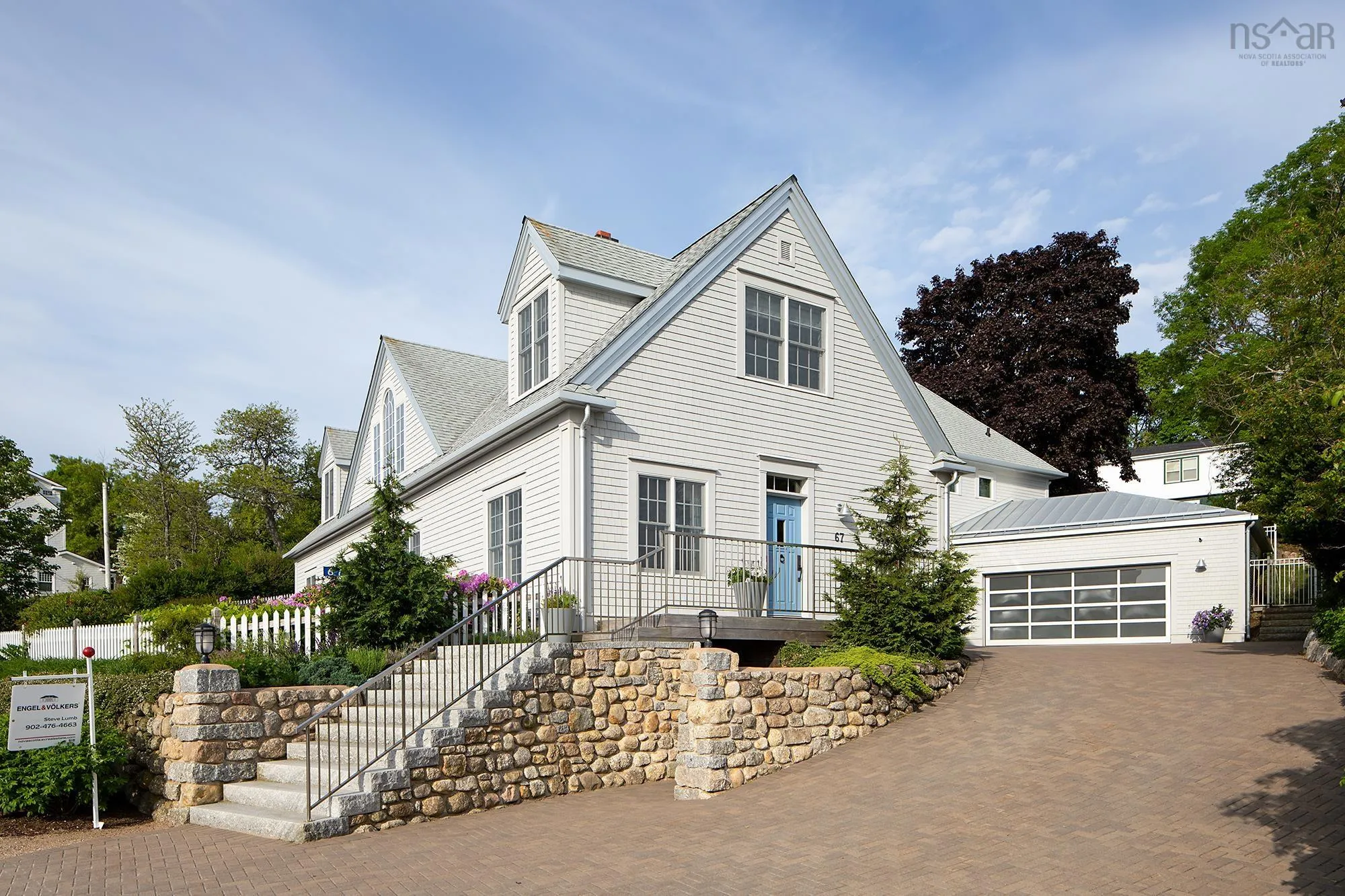 67 Water Street, Chester, NS B0J 1J0, 3 Bedrooms Bedrooms, ,4 BathroomsBathrooms,Residential,For Sale,Water,202513487