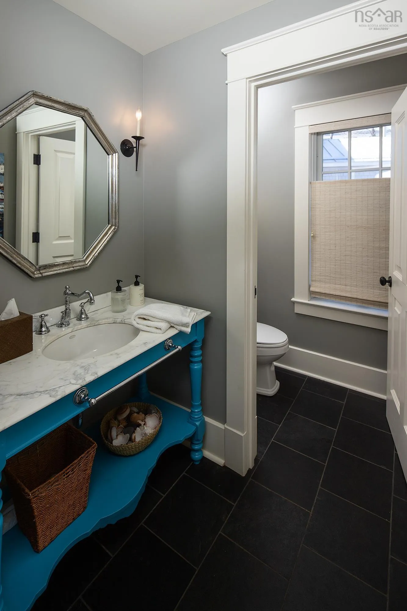 67 Water Street, Chester, NS B0J 1J0, 3 Bedrooms Bedrooms, ,4 BathroomsBathrooms,Residential,For Sale,Water,202513487
