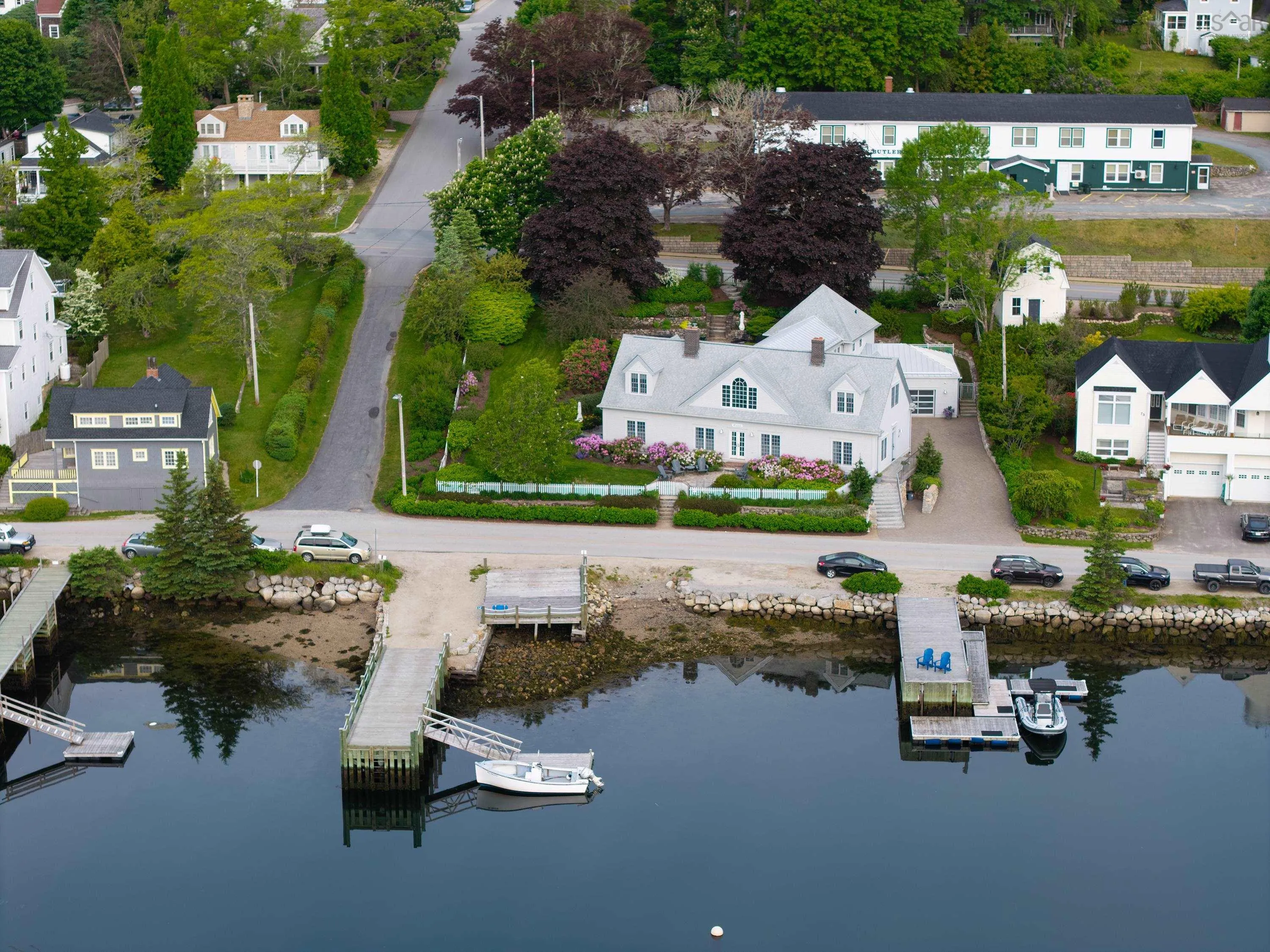 67 Water Street, Chester, NS B0J 1J0, 3 Bedrooms Bedrooms, ,4 BathroomsBathrooms,Residential,For Sale,Water,202513487