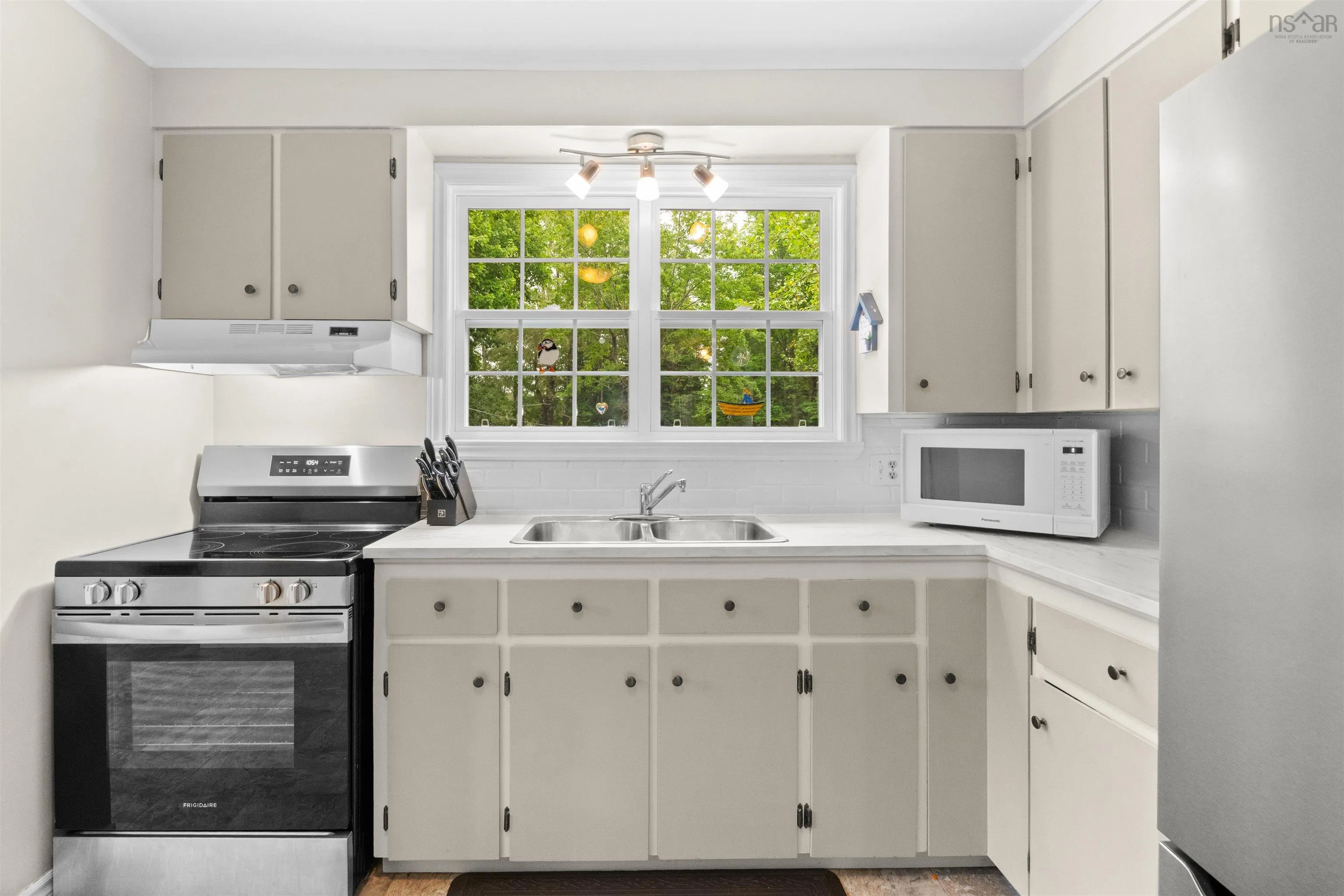 1221 Beaver Bank Road, Beaver Bank, NS B4G 1E8, 4 Bedrooms Bedrooms, ,2 BathroomsBathrooms,Residential,For Sale,Beaver Bank,202522349