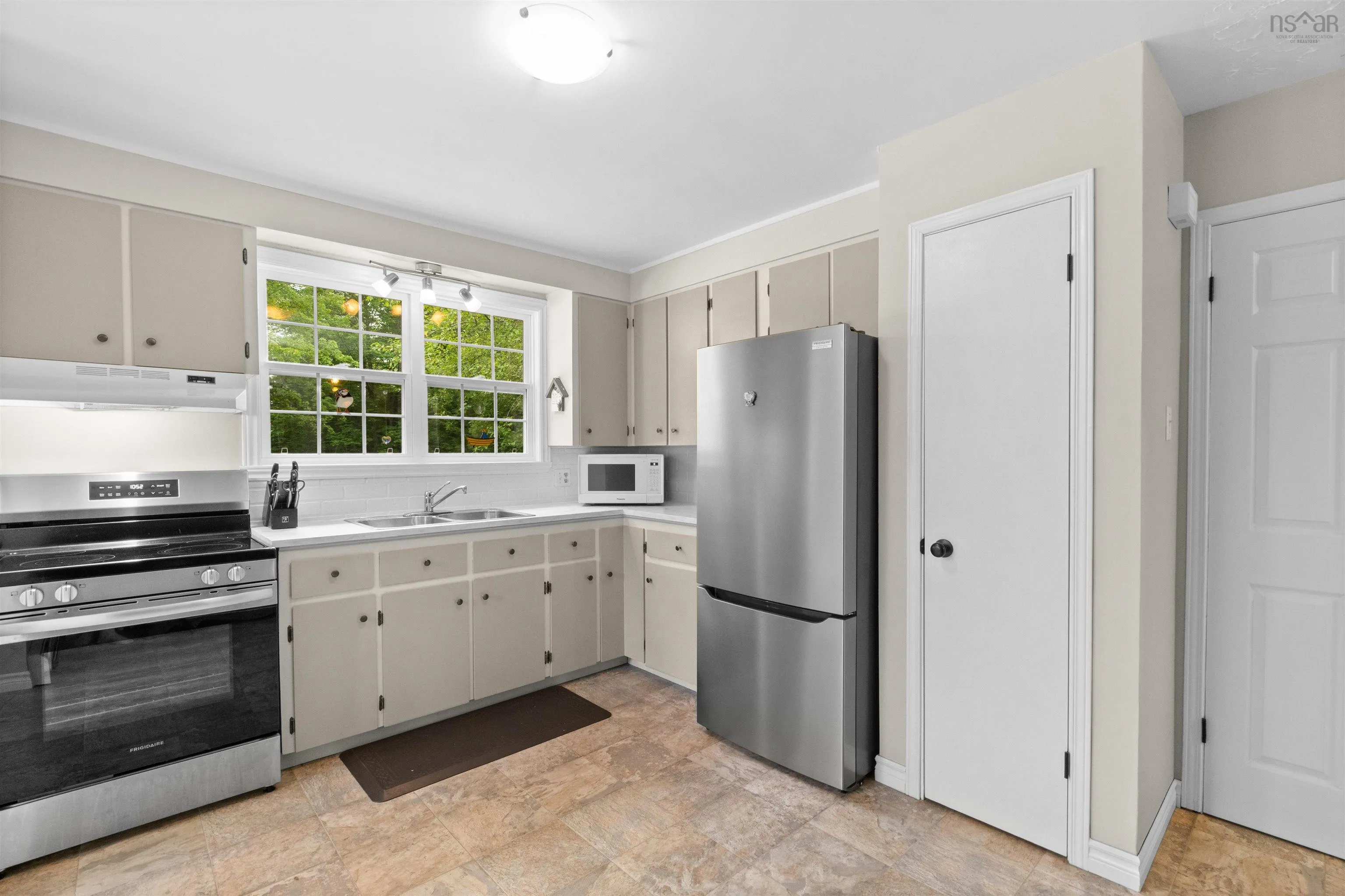 1221 Beaver Bank Road, Beaver Bank, NS B4G 1E8, 4 Bedrooms Bedrooms, ,2 BathroomsBathrooms,Residential,For Sale,Beaver Bank,202522349
