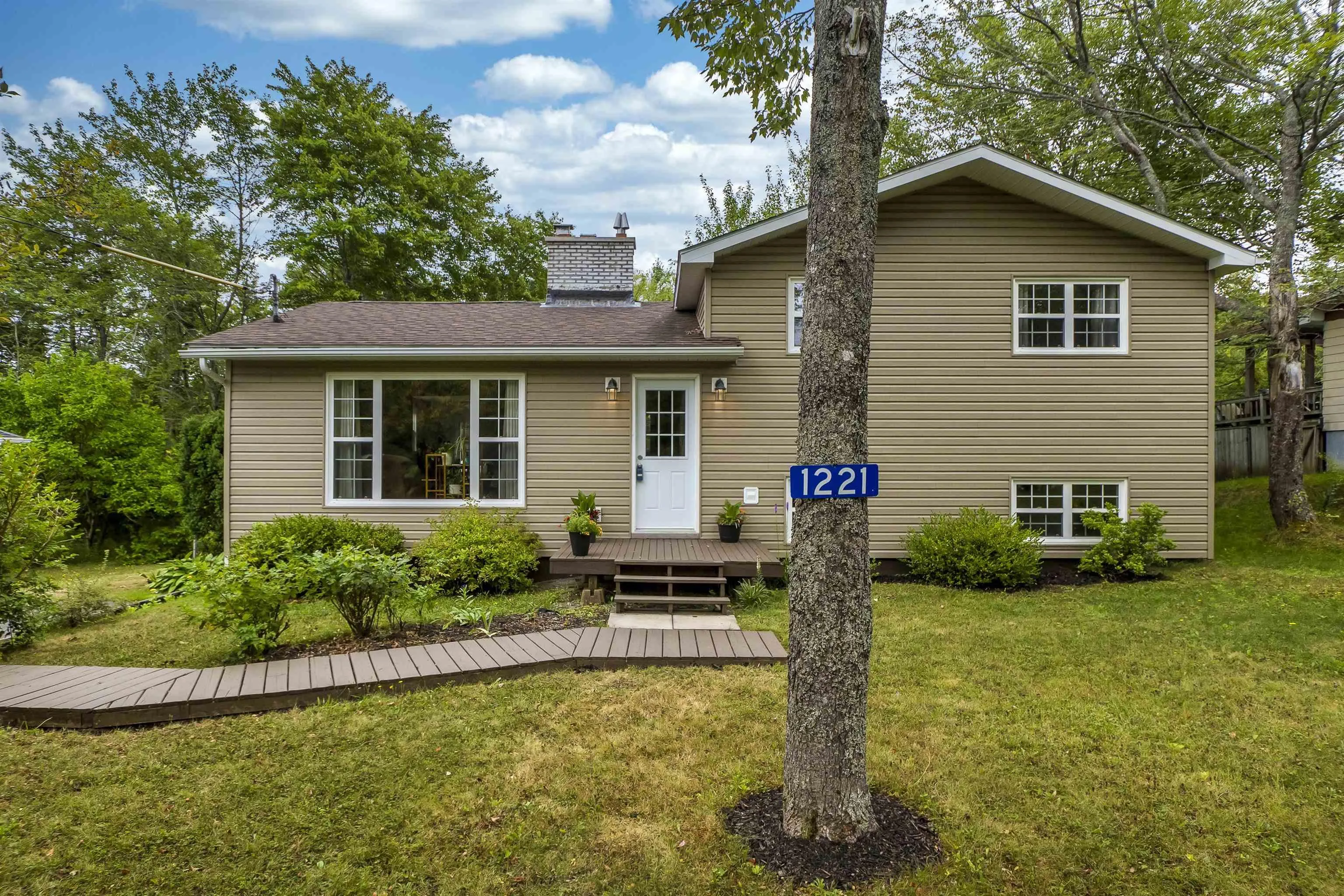 1221 Beaver Bank Road, Beaver Bank, NS B4G 1E8, 4 Bedrooms Bedrooms, ,2 BathroomsBathrooms,Residential,For Sale,Beaver Bank,202522349