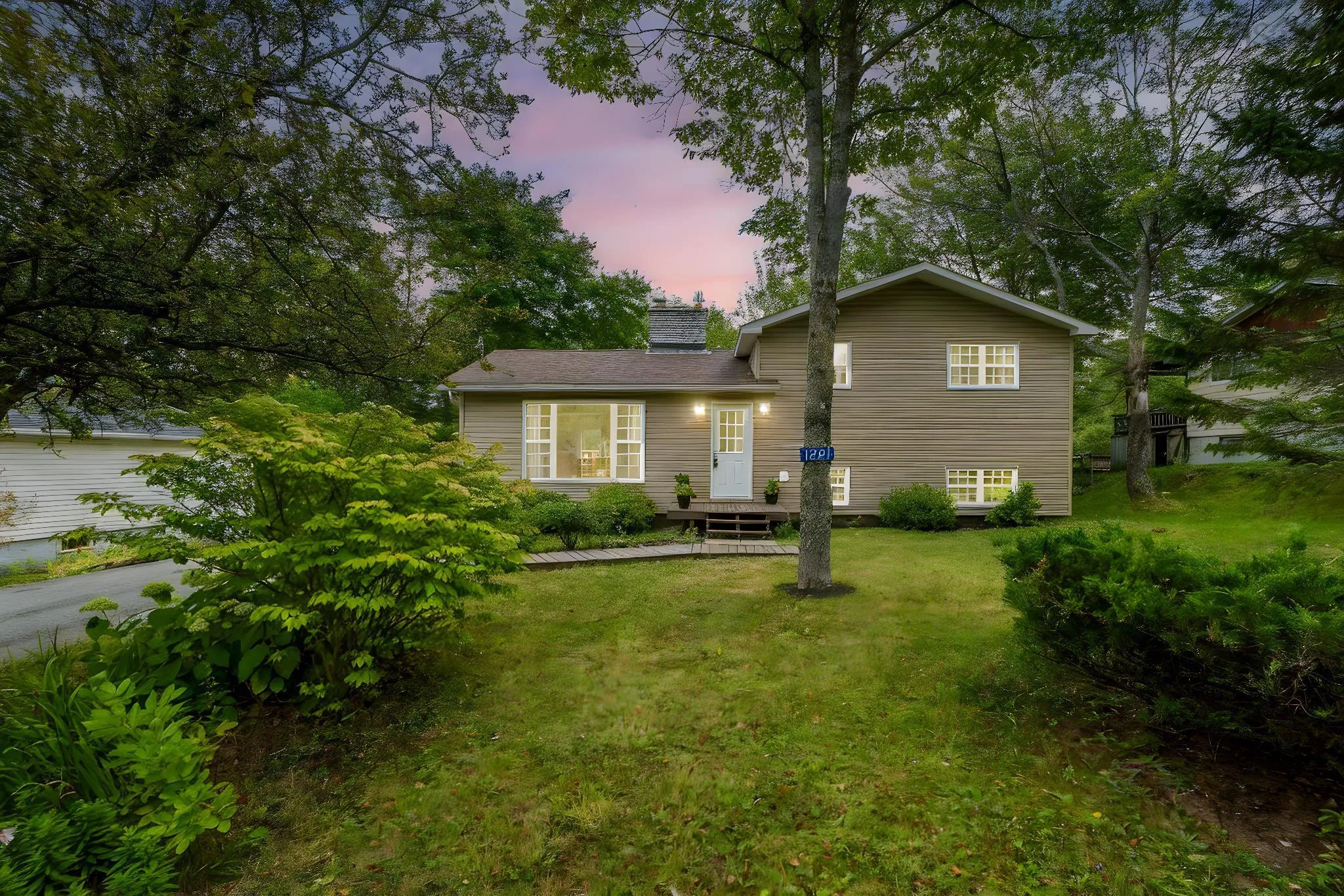 1221 Beaver Bank Road, Beaver Bank, NS B4G 1E8, 4 Bedrooms Bedrooms, ,2 BathroomsBathrooms,Residential,For Sale,Beaver Bank,202522349