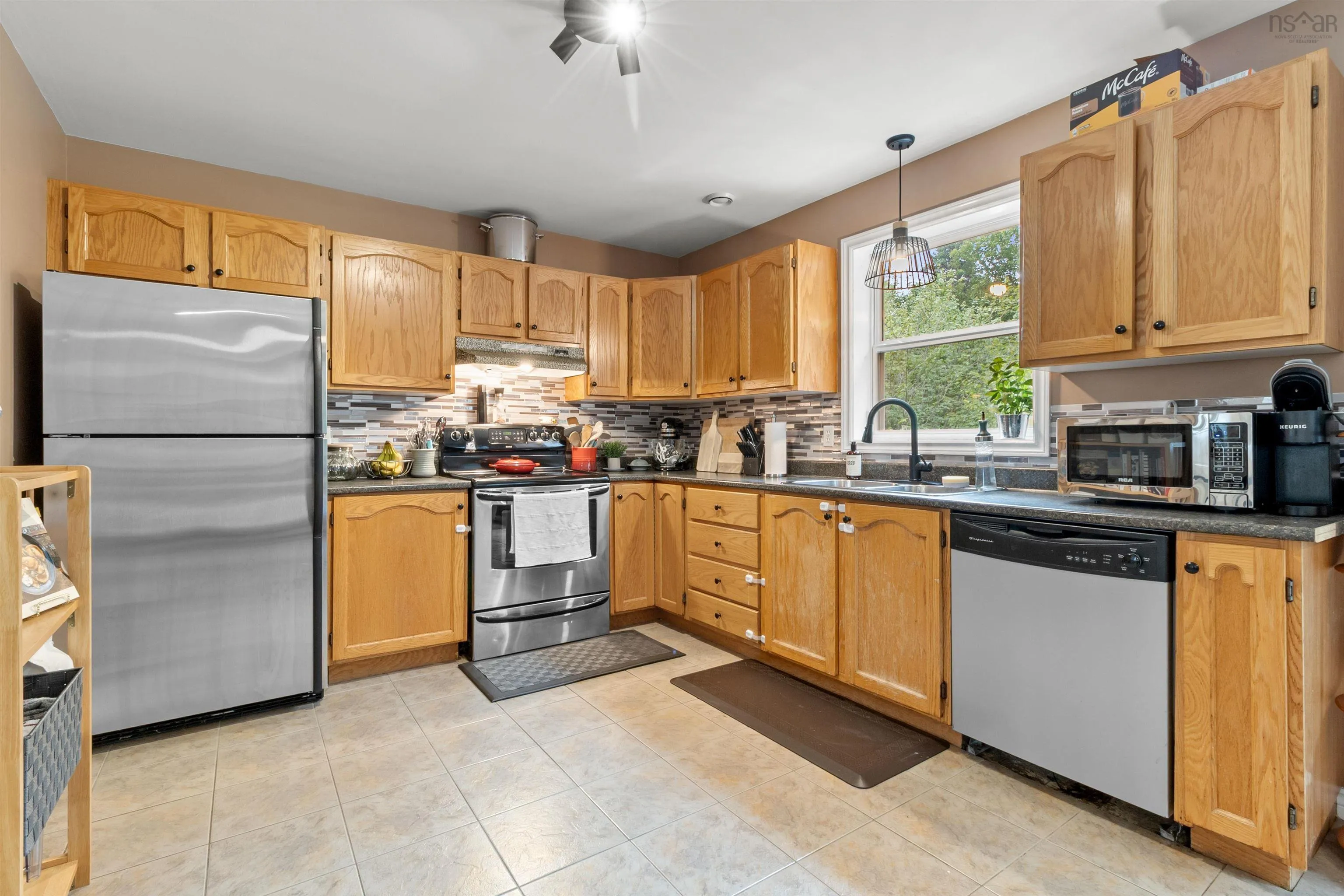 199 Charles Road, Timberlea, NS B3T 1N4, 3 Bedrooms Bedrooms, ,2 BathroomsBathrooms,Residential,For Sale,Charles,202521801