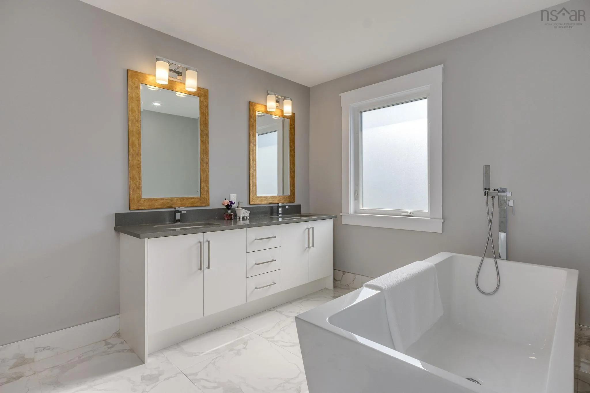 27 Amesbury Gate, West Bedford, NS B4B 0R5, 5 Bedrooms Bedrooms, ,4 BathroomsBathrooms,Residential,For Sale,Amesbury,202521251
