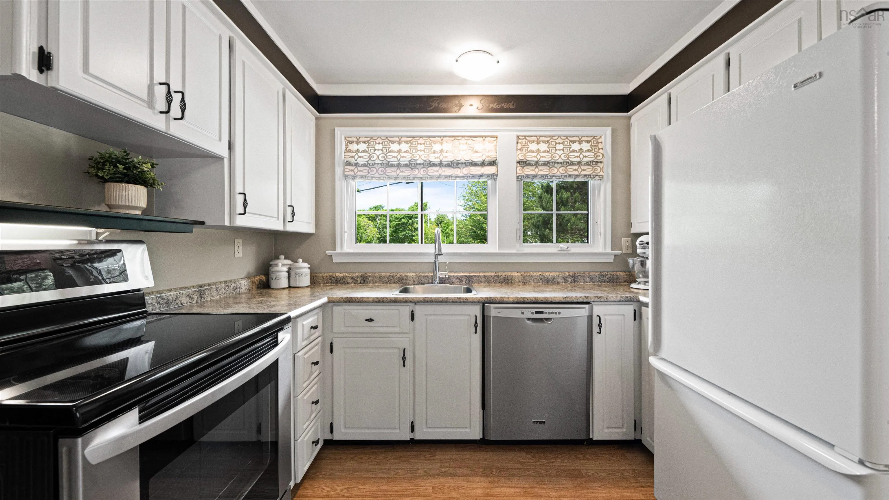 11 Plaza Drive, Dartmouth, NS B2W 3H5, 5 Bedrooms Bedrooms, ,2 BathroomsBathrooms,Residential,For Sale,Plaza,202521036