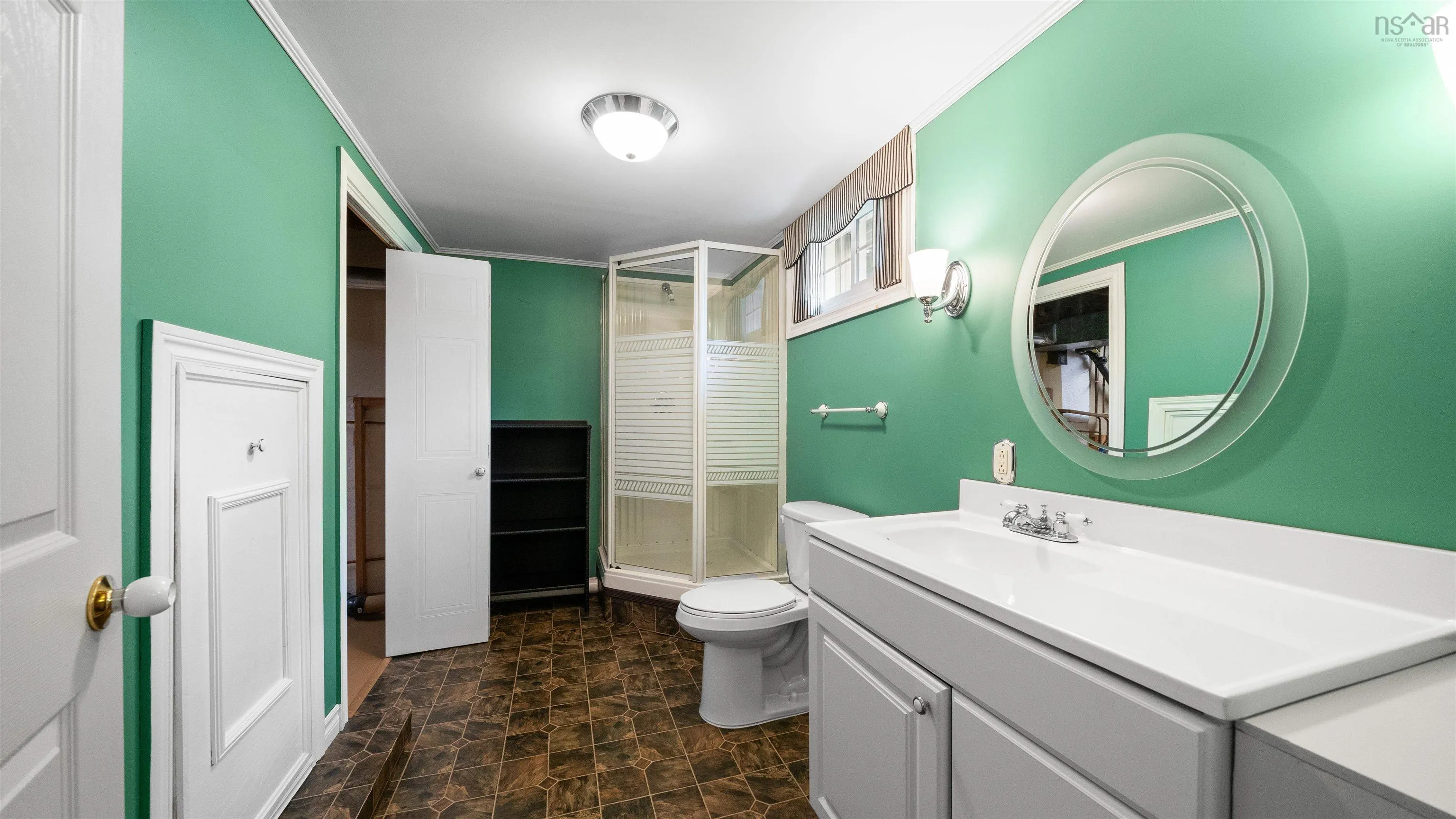 11 Plaza Drive, Dartmouth, NS B2W 3H5, 5 Bedrooms Bedrooms, ,2 BathroomsBathrooms,Residential,For Sale,Plaza,202521036