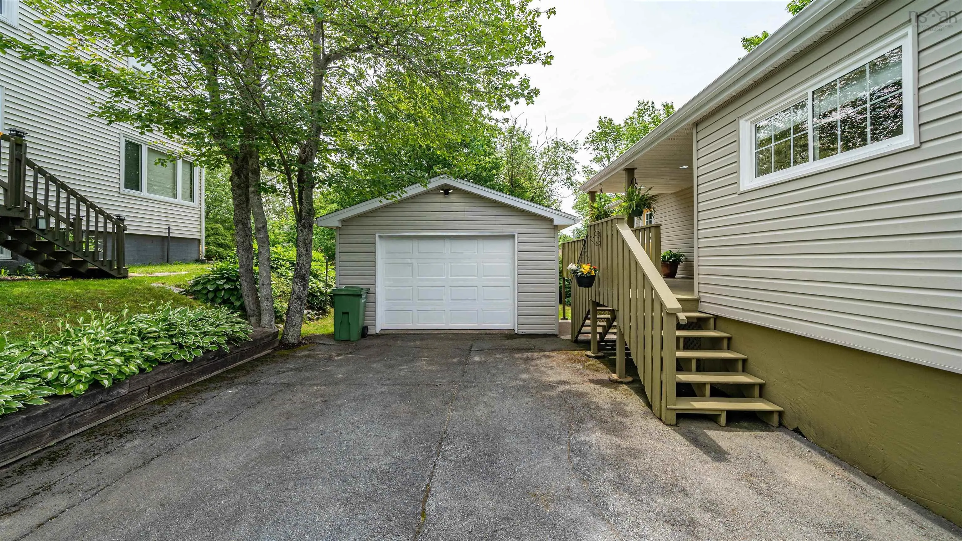 11 Plaza Drive, Dartmouth, NS B2W 3H5, 5 Bedrooms Bedrooms, ,2 BathroomsBathrooms,Residential,For Sale,Plaza,202521036