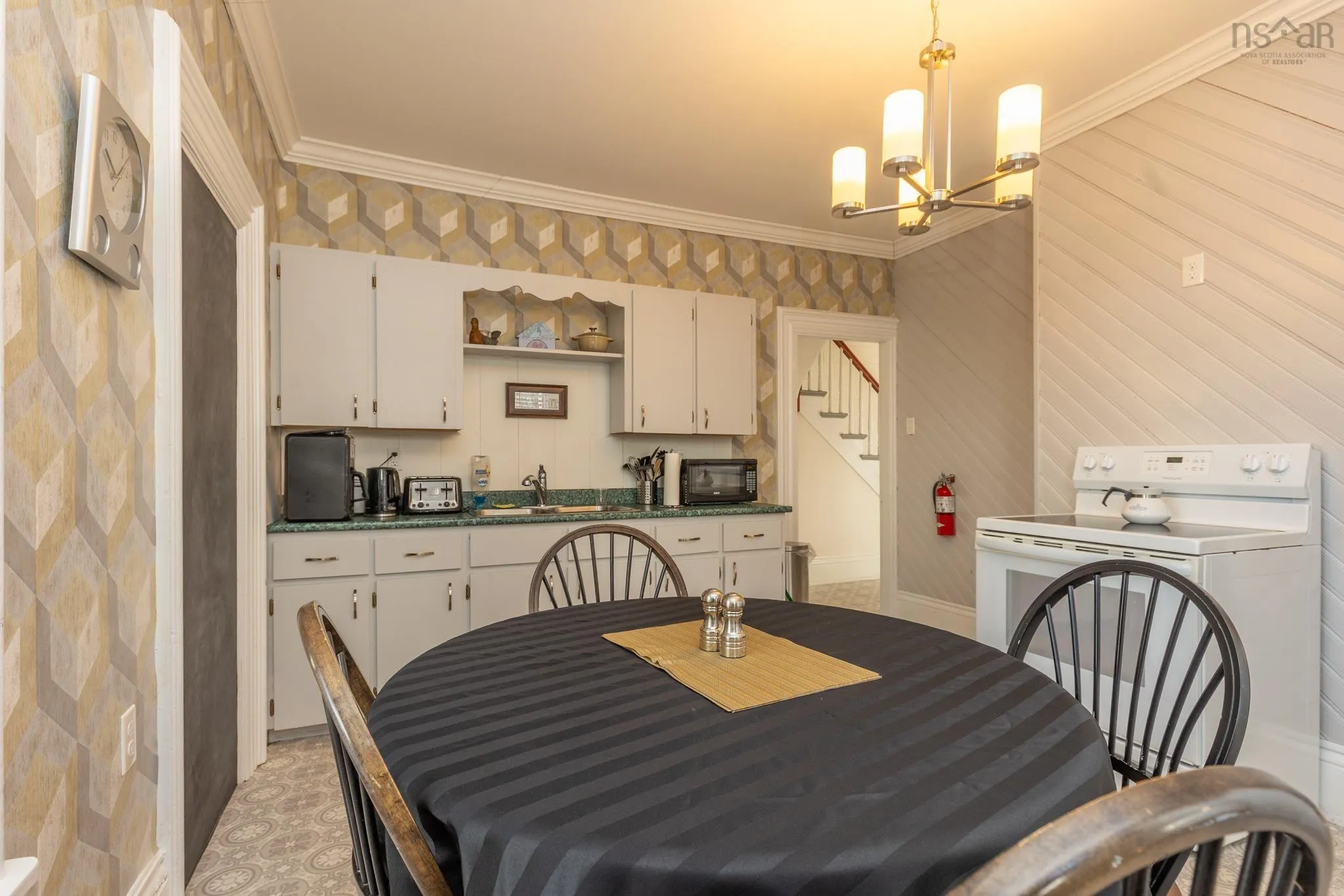 24 Albert Street, Yarmouth Ns B5a 3m9, 3 Bedrooms Bedrooms, ,Residential Income,For Sale,Albert,202425793
