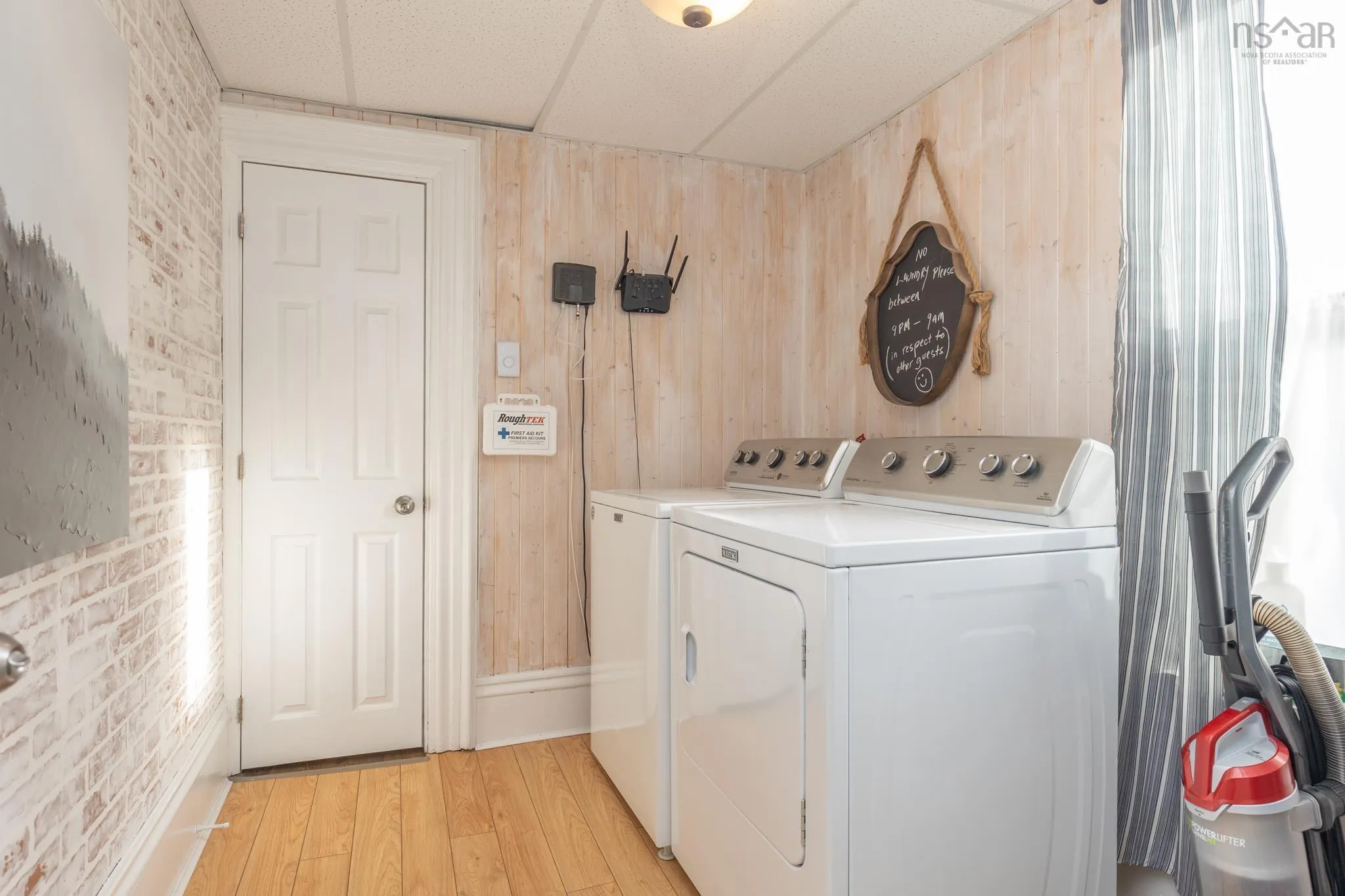 24 Albert Street, Yarmouth Ns B5a 3m9, 3 Bedrooms Bedrooms, ,Residential Income,For Sale,Albert,202425793