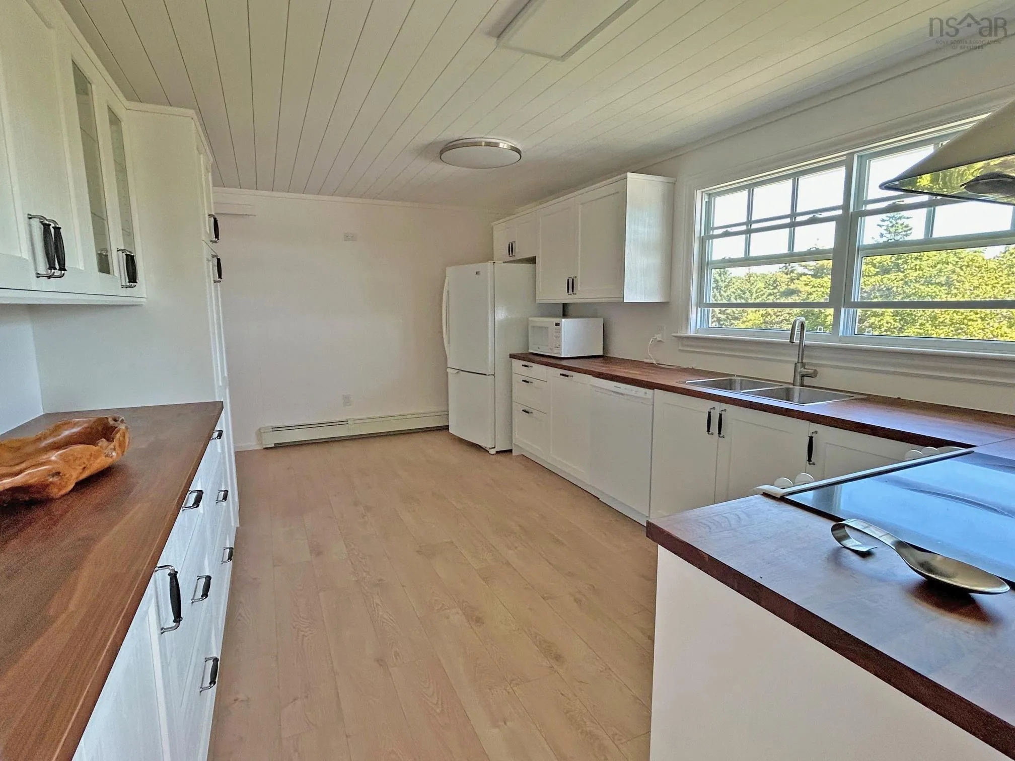 97 Nauss Point Road, Chester, NS B0J 1J0, 5 Bedrooms Bedrooms, ,3 BathroomsBathrooms,Residential,For Sale,Nauss Point,202524817
