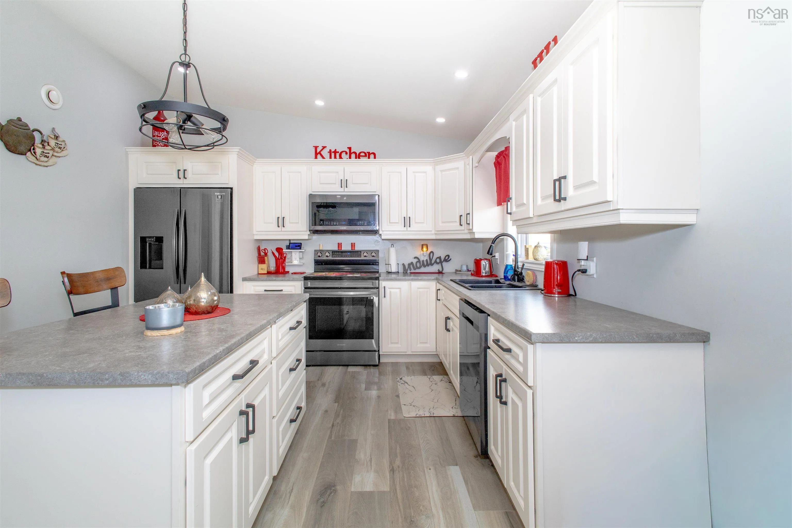 131 Tobin Avenue, North Sydney, NS B2A 3C1, 4 Bedrooms Bedrooms, ,2 BathroomsBathrooms,Residential,For Sale,Tobin,202522990