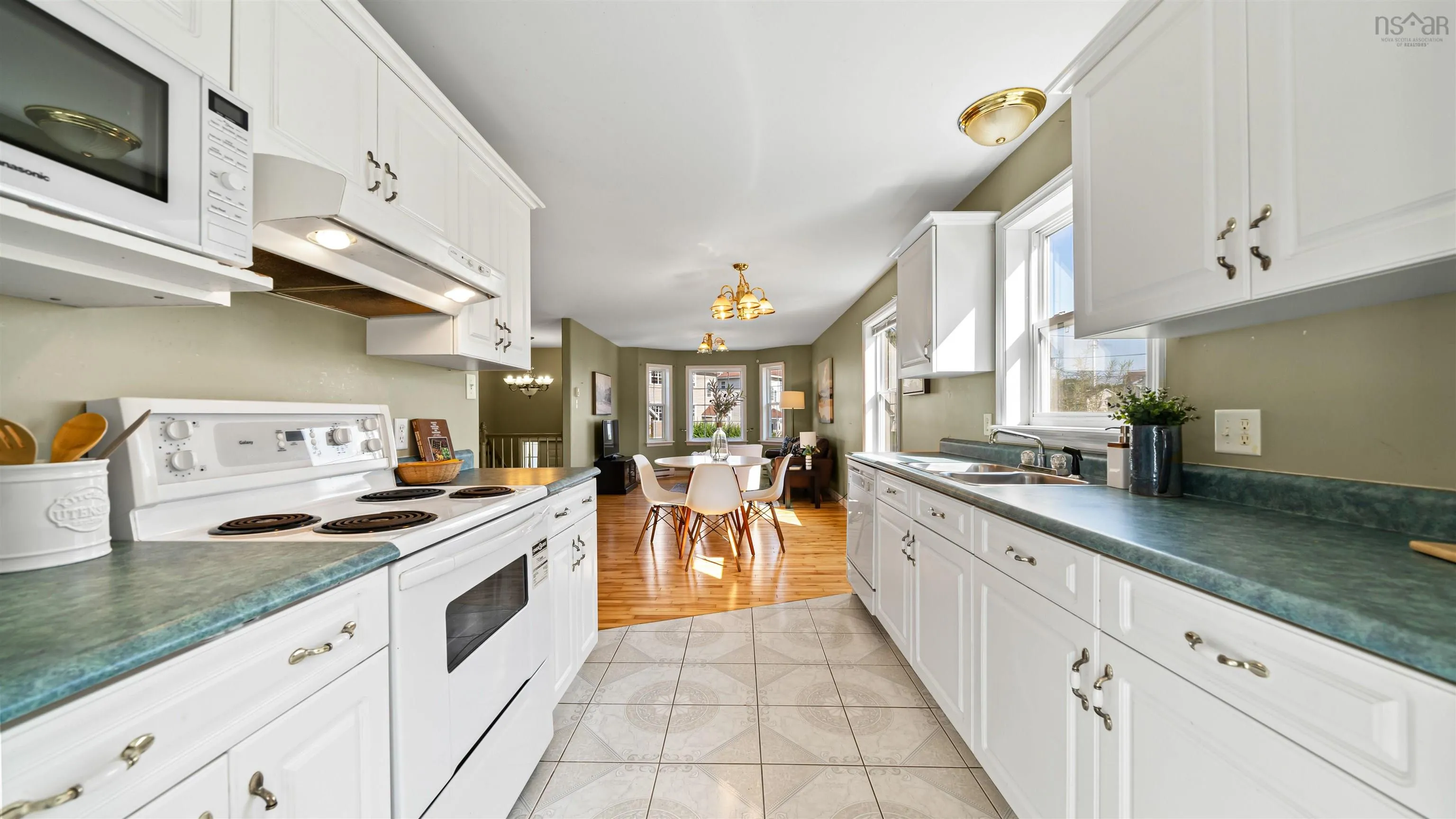 130 Feruz Crescent, Halifax, NS B3R 2N3, 3 Bedrooms Bedrooms, ,2 BathroomsBathrooms,Residential,For Sale,Feruz,202524225