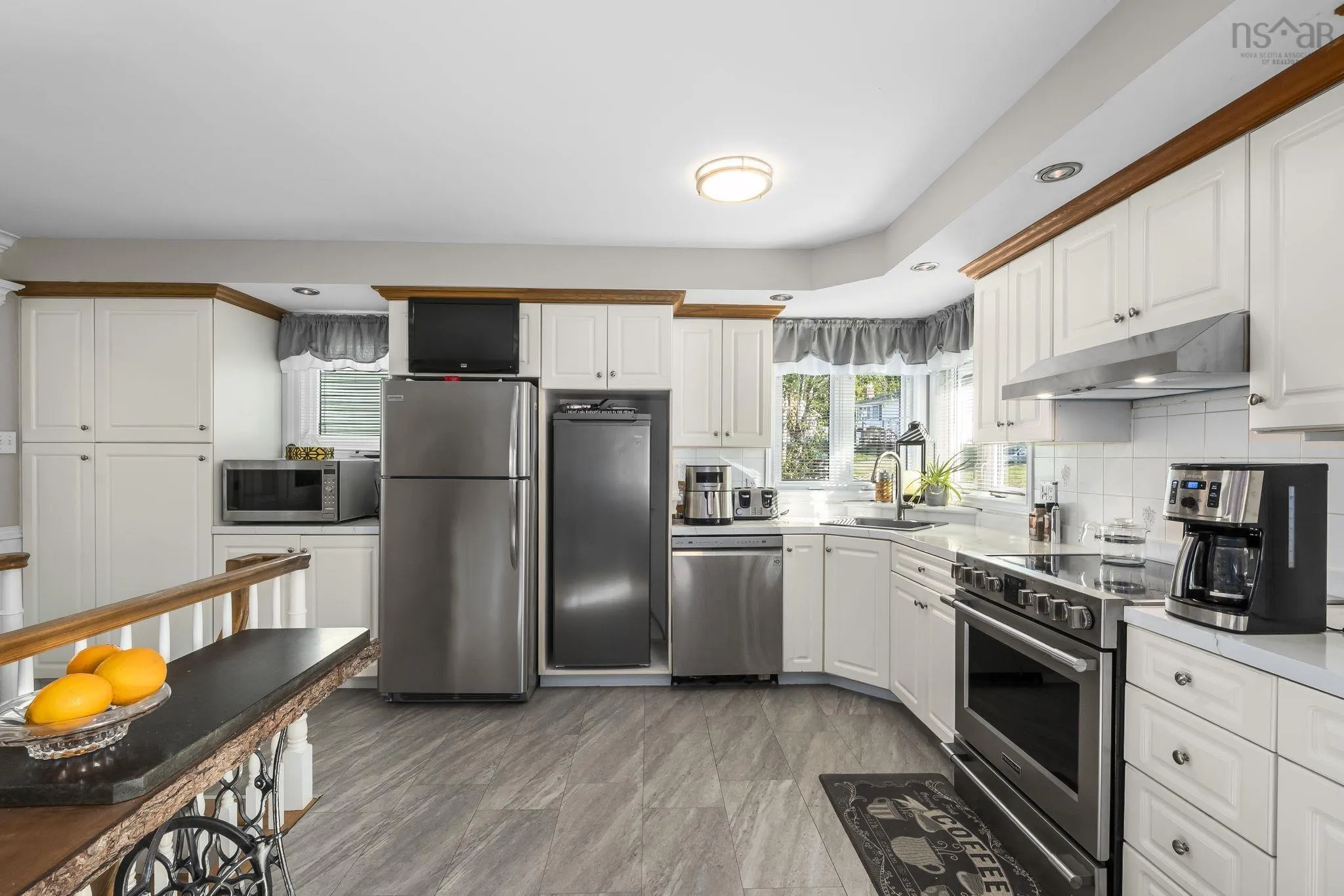 29 Ridgeview Drive, Sackville, NS B4C 1L8, 2 Bedrooms Bedrooms, ,3 BathroomsBathrooms,Residential,For Sale,Ridgeview,202522635
