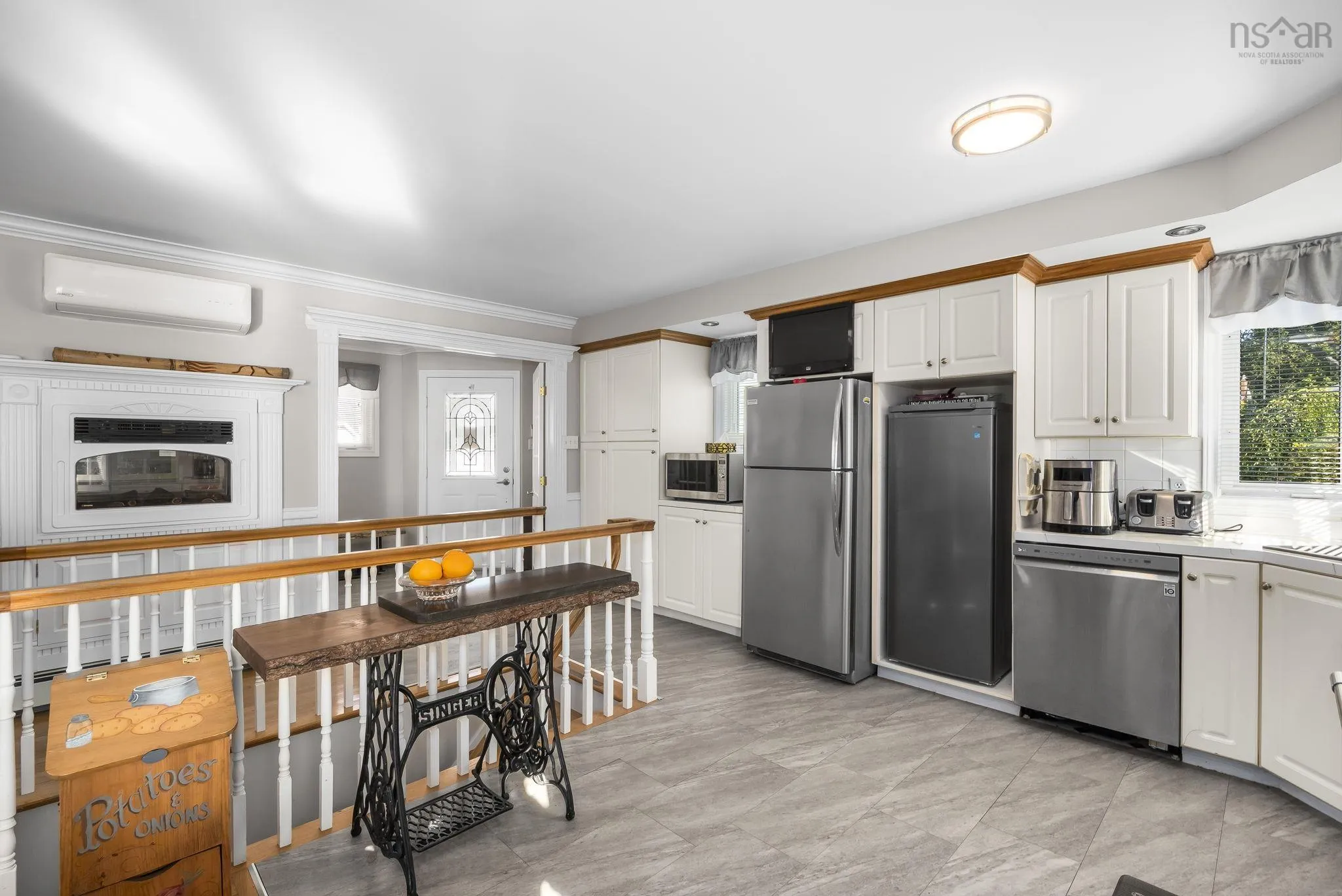 29 Ridgeview Drive, Sackville, NS B4C 1L8, 2 Bedrooms Bedrooms, ,3 BathroomsBathrooms,Residential,For Sale,Ridgeview,202522635