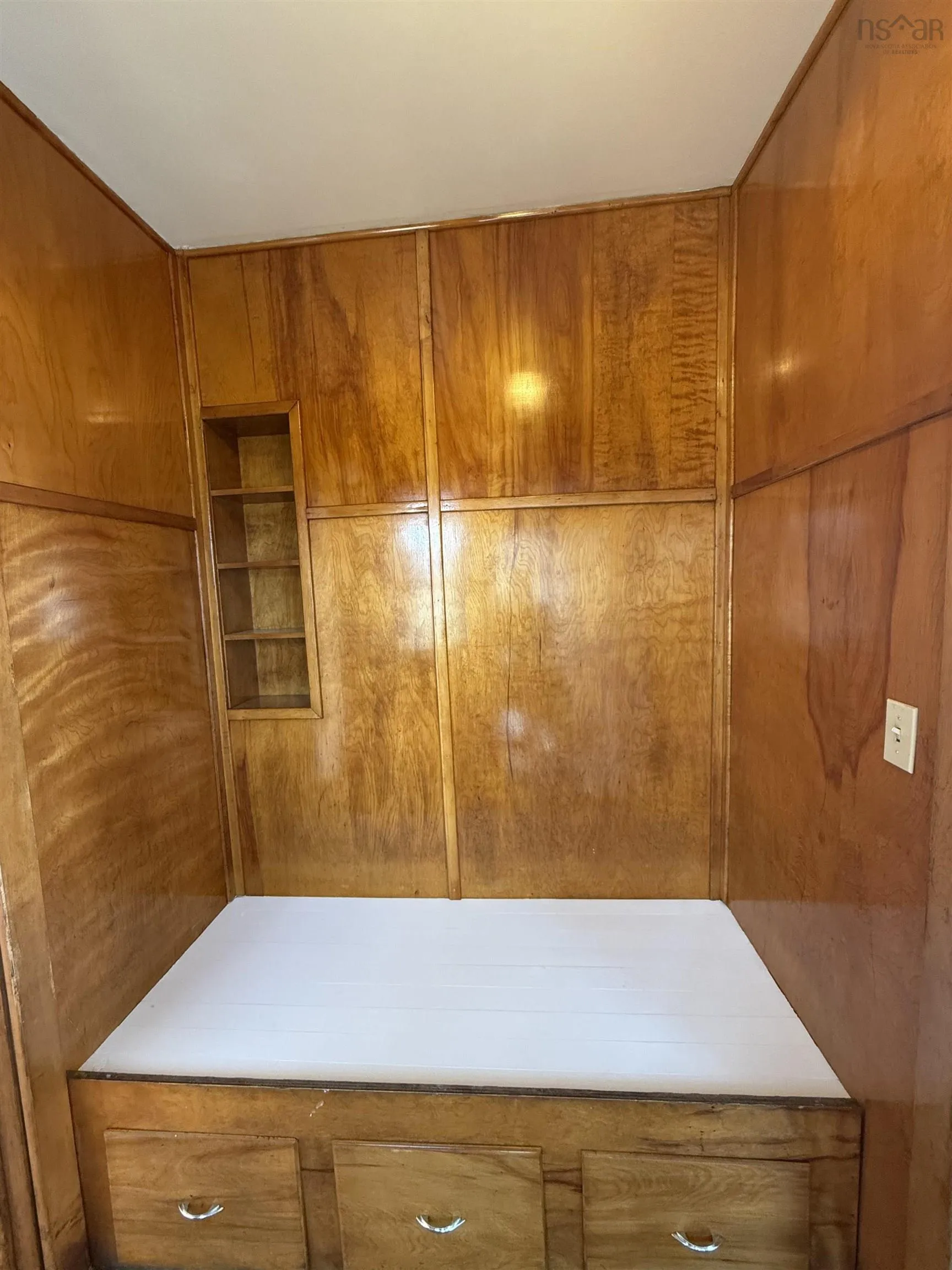 126 Broadway Street, Whitney Pier, NS B1N 2Y8, 4 Bedrooms Bedrooms, ,1 BathroomBathrooms,Residential,For Sale,Broadway,202520663