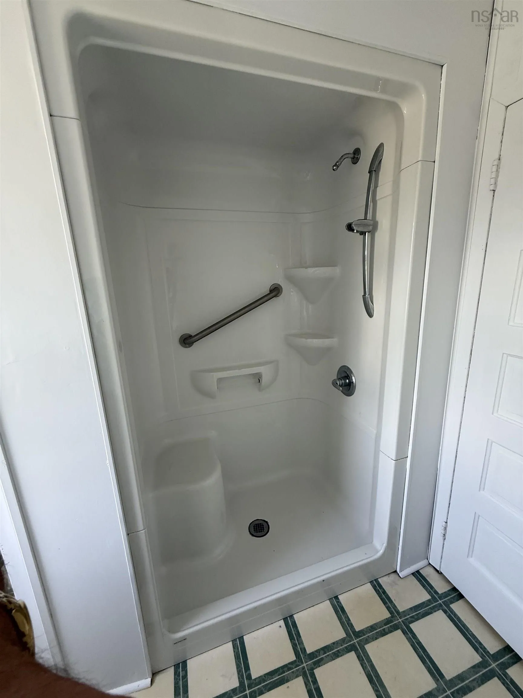 126 Broadway Street, Whitney Pier, NS B1N 2Y8, 4 Bedrooms Bedrooms, ,1 BathroomBathrooms,Residential,For Sale,Broadway,202520663