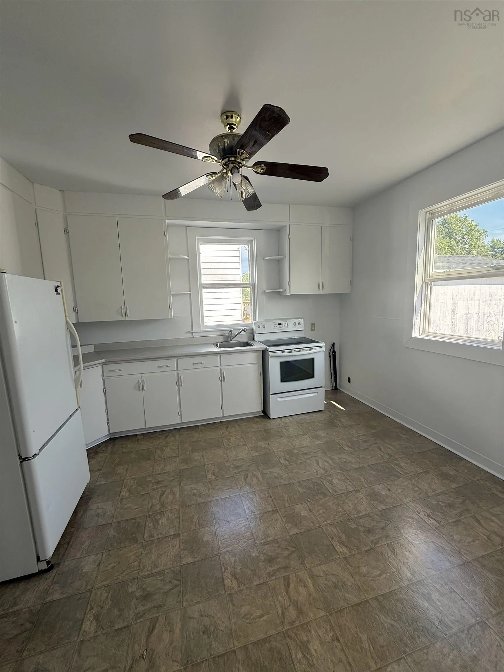 126 Broadway Street, Whitney Pier, NS B1N 2Y8, 4 Bedrooms Bedrooms, ,1 BathroomBathrooms,Residential,For Sale,Broadway,202520663