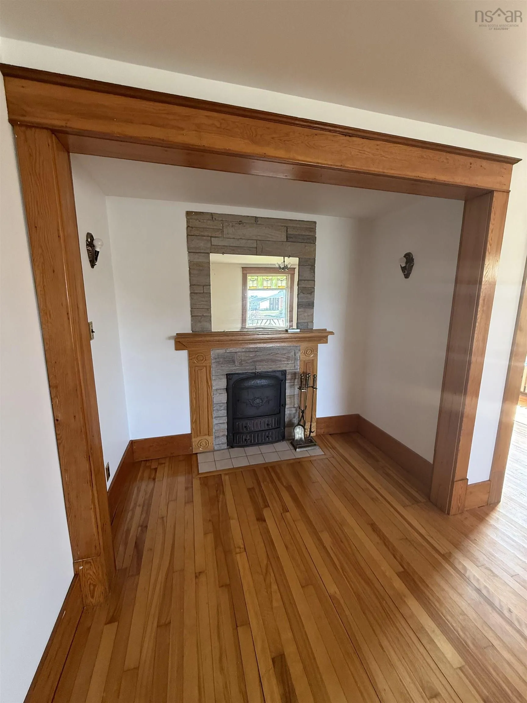 126 Broadway Street, Whitney Pier, NS B1N 2Y8, 4 Bedrooms Bedrooms, ,1 BathroomBathrooms,Residential,For Sale,Broadway,202520663
