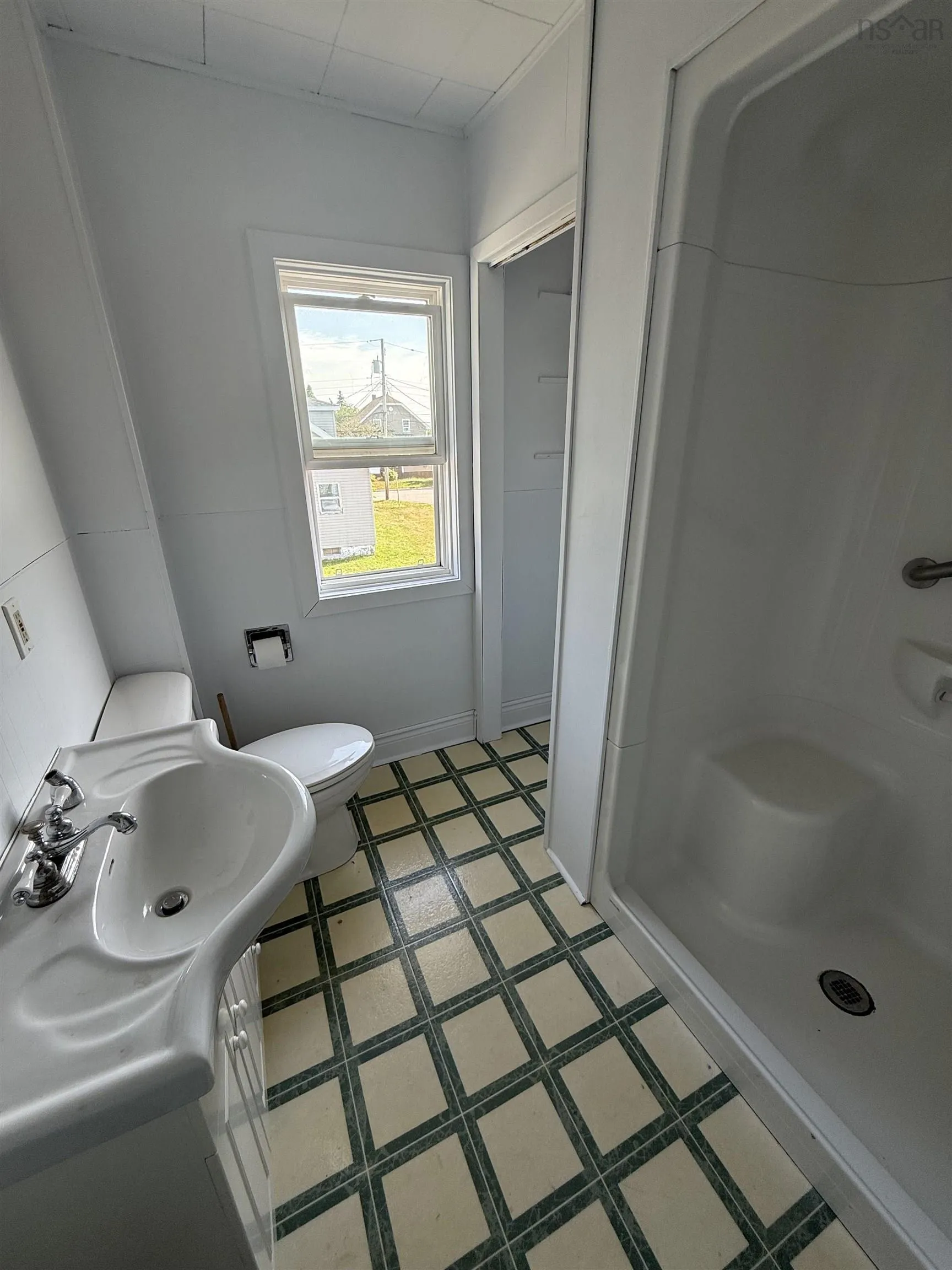 126 Broadway Street, Whitney Pier, NS B1N 2Y8, 4 Bedrooms Bedrooms, ,1 BathroomBathrooms,Residential,For Sale,Broadway,202520663