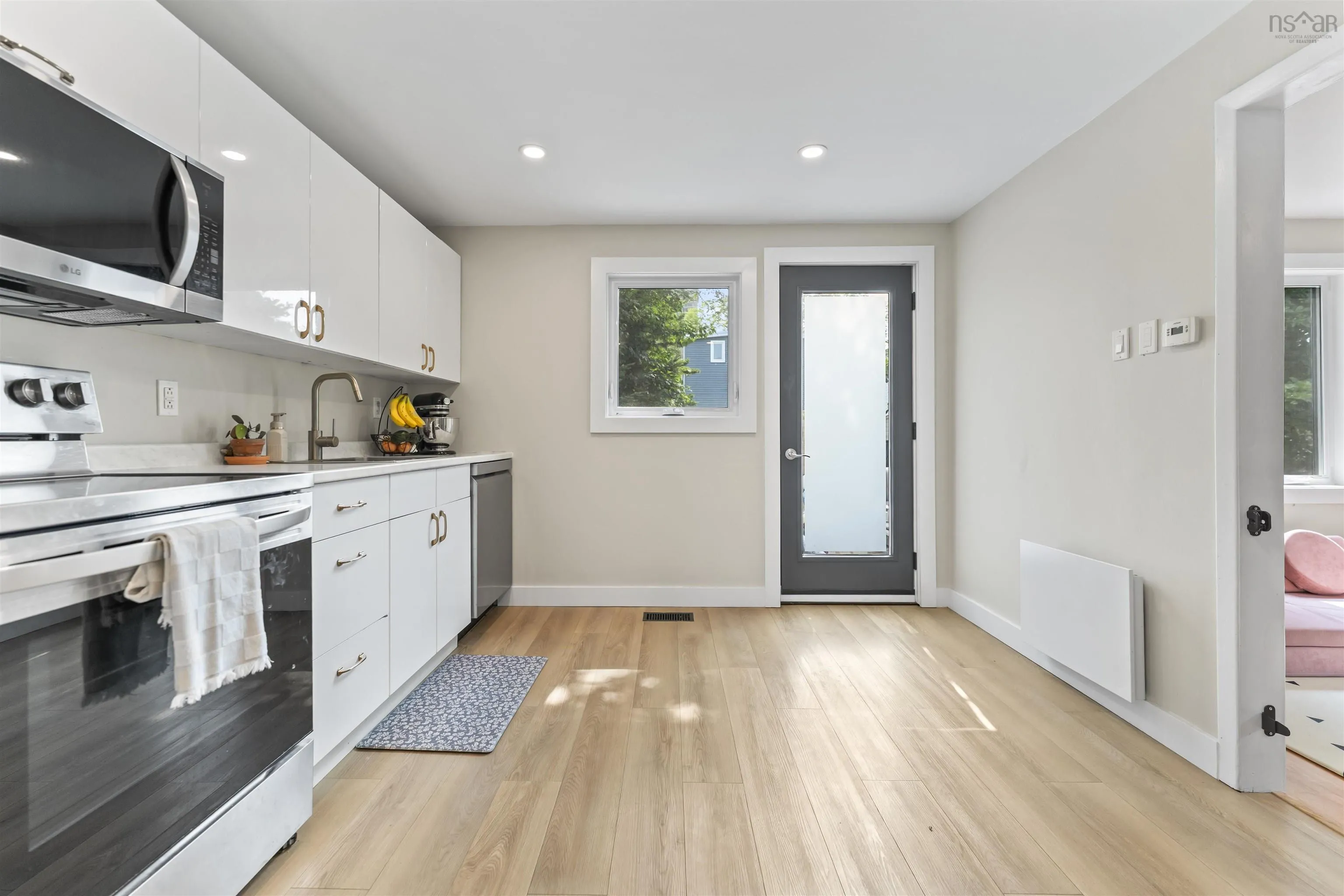 11 Brookside Avenue, Dartmouth, NS B3A 3B4, 4 Bedrooms Bedrooms, ,1 BathroomBathrooms,Residential,For Sale,Brookside,202520204